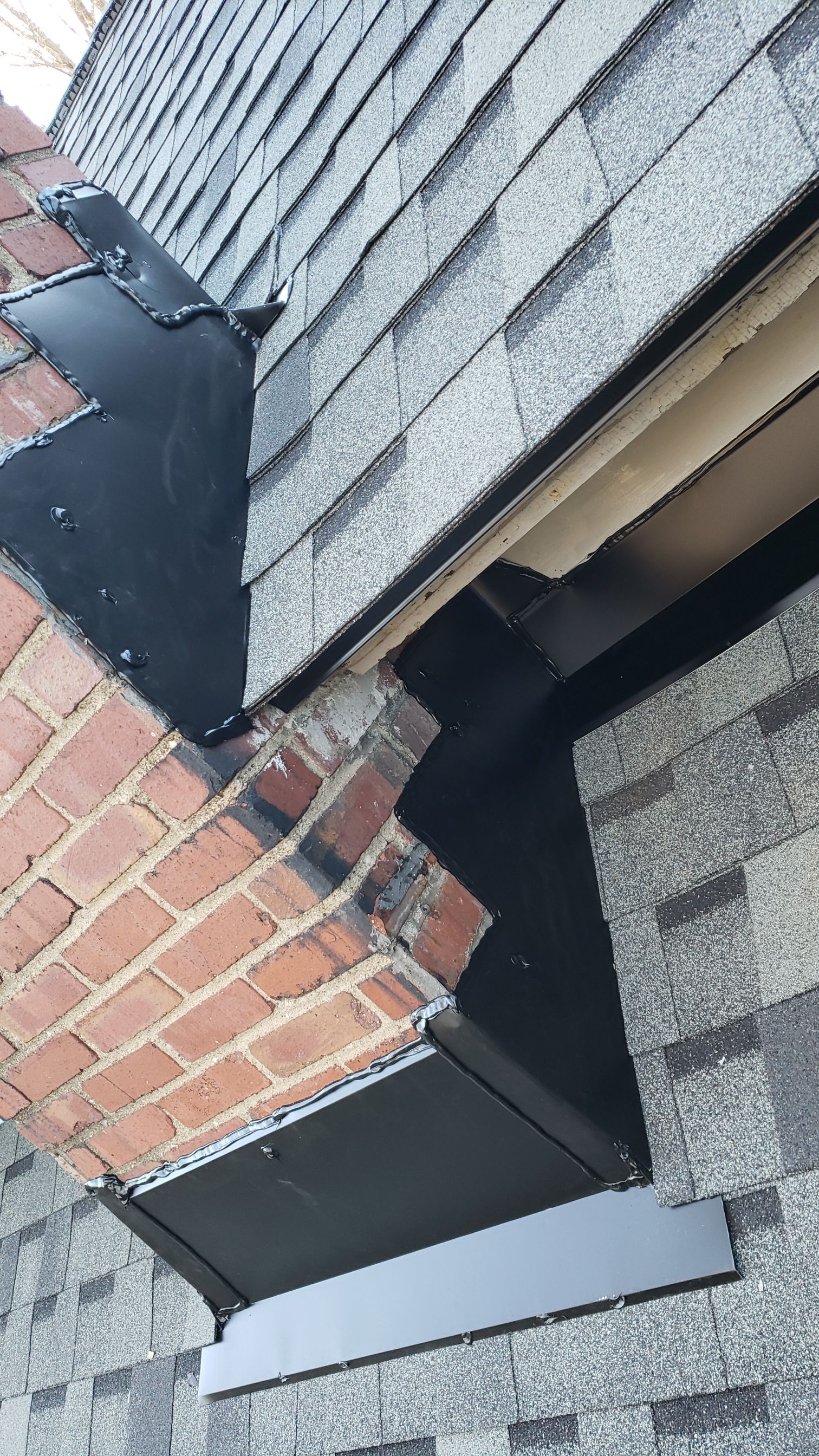 ATLAS PINNACLE COLOR: PRISTINE SCOTCHGARD HEARTHSTONE DRIP EDGE: BLACK by Eagle Eye Roofing