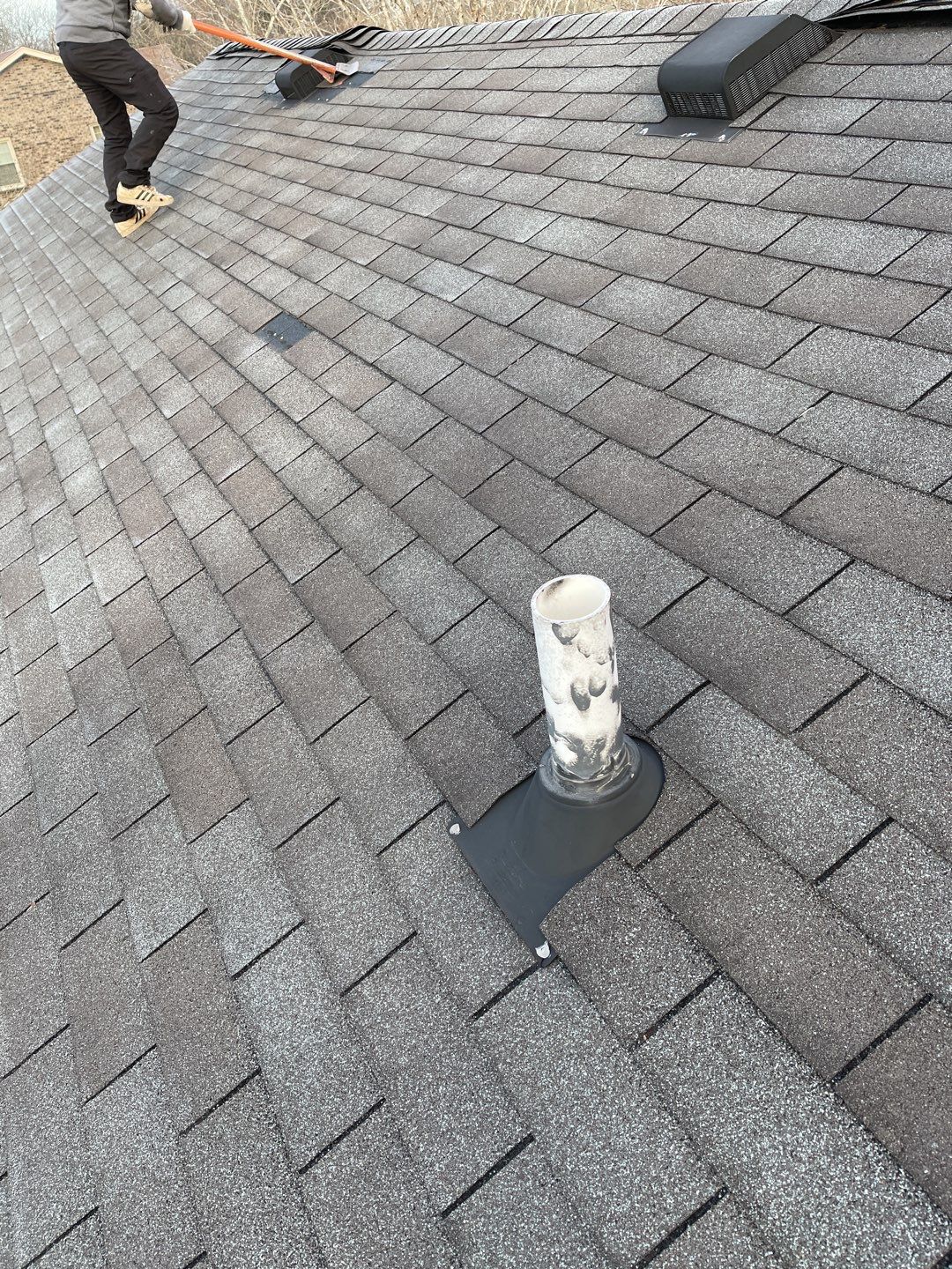 Residential Roofing Installation using Owens Corning Oakridge Roofing System by Undersun Roofing 