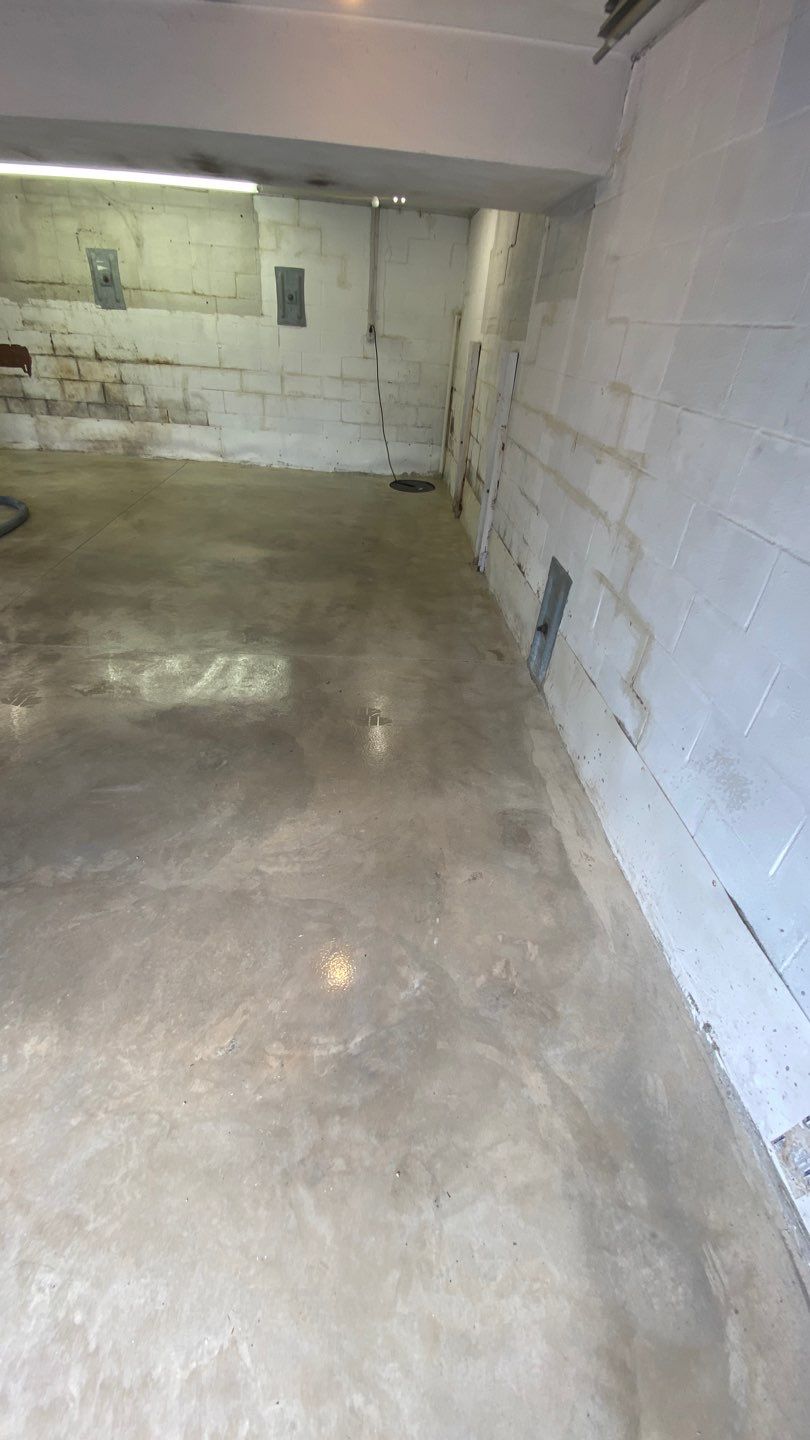 Carbon Garage Floor by Floors in a Day, Inc