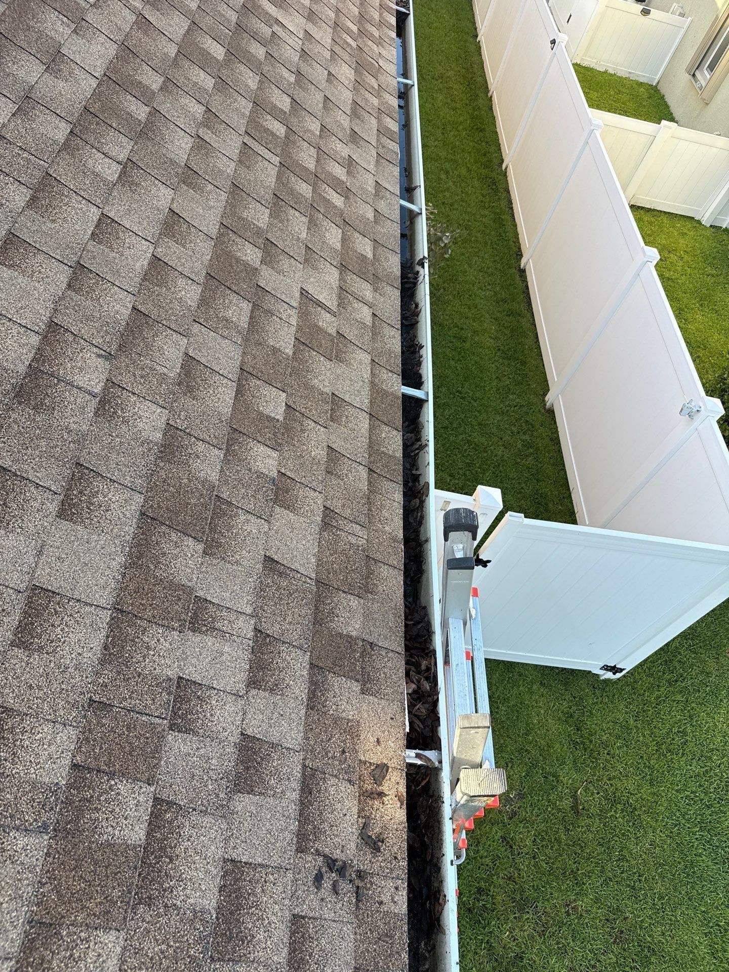Gutter Cleaning Project – Oakley Place Community, Ellenton, FL by Sunshine AquaWash