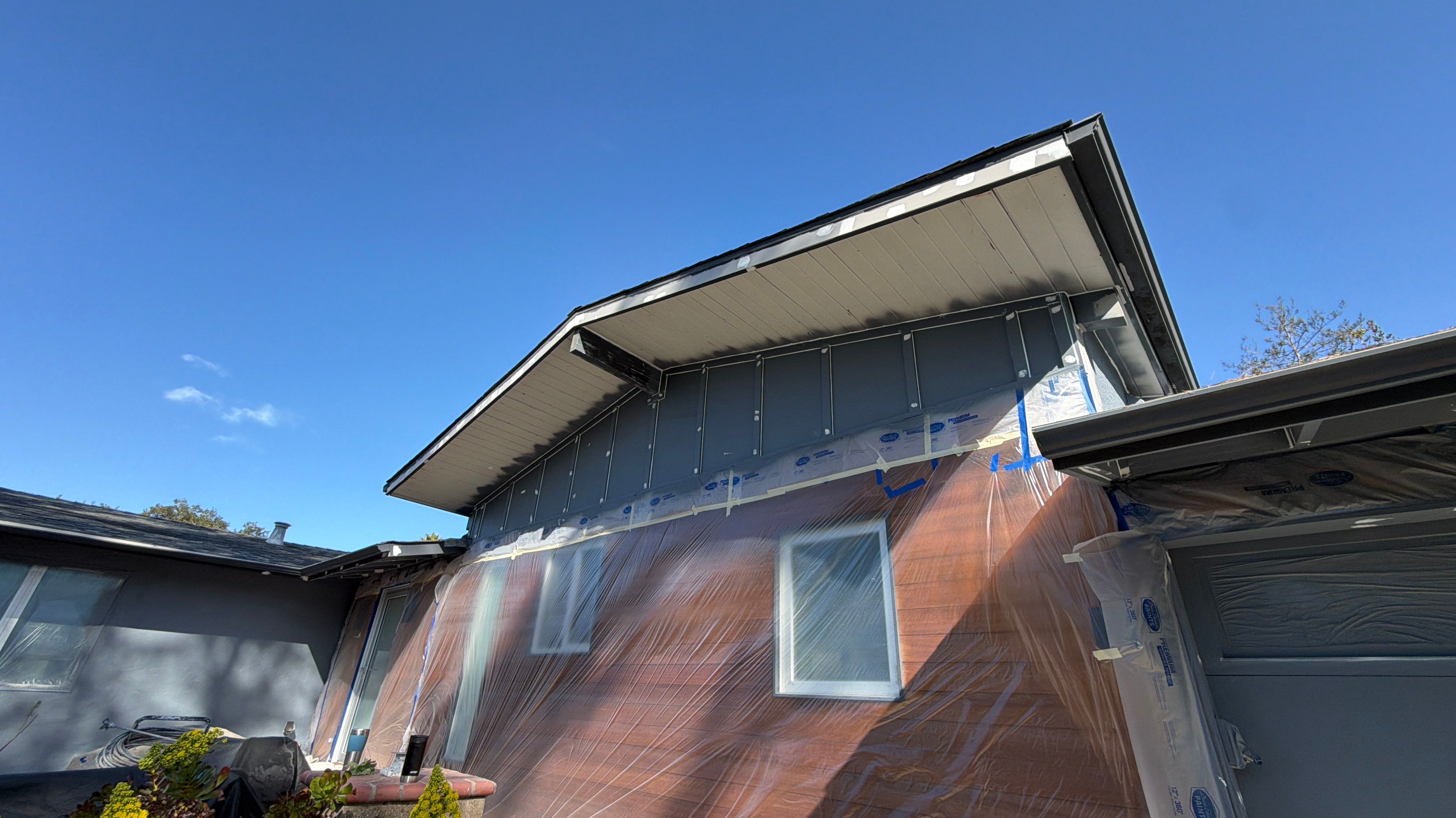modern painting Exterior modern painting by Herrera’s Bay Area Painting inc.