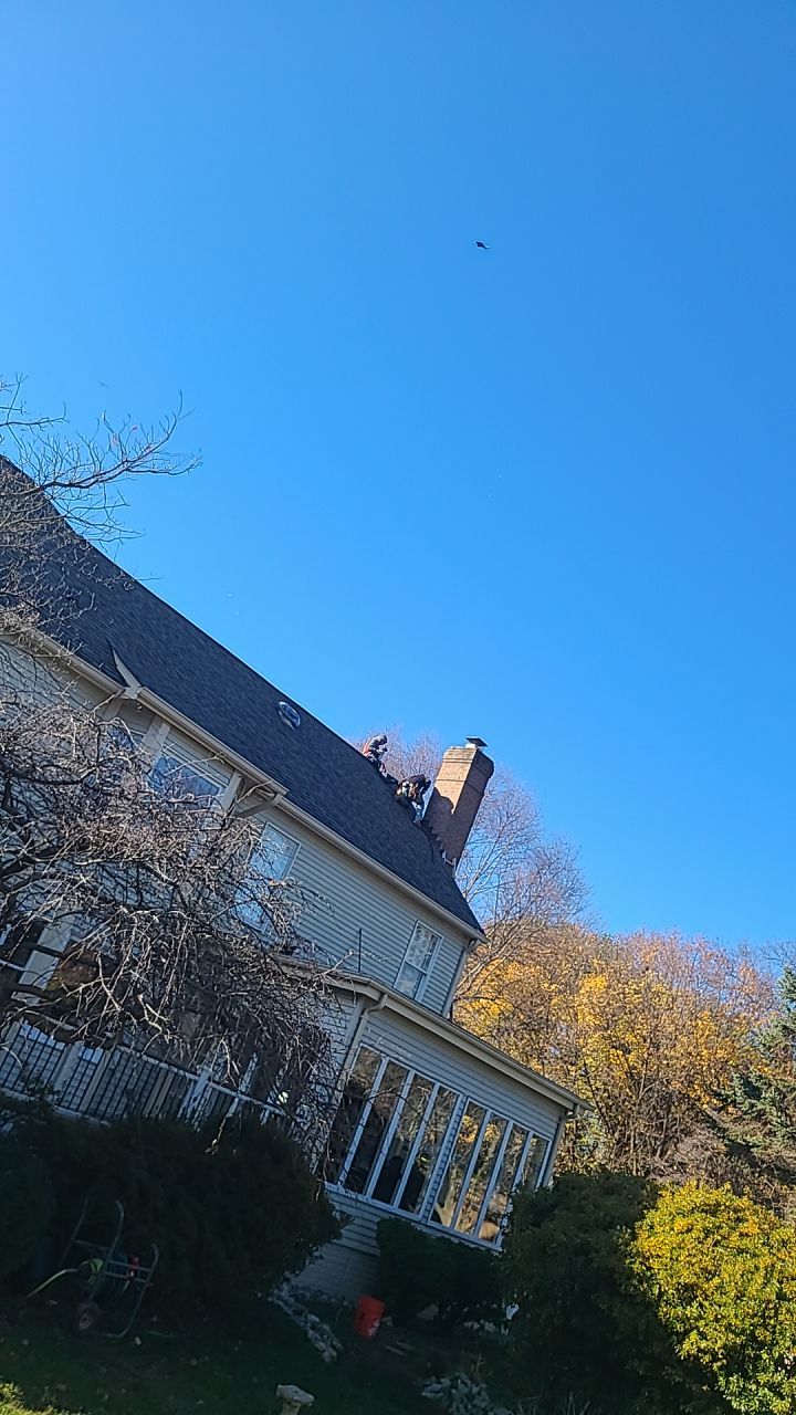 Herndon: CertainTeed Landmark Pro Designer Shingles in Max Def Driftwood by RM Banning, Inc.