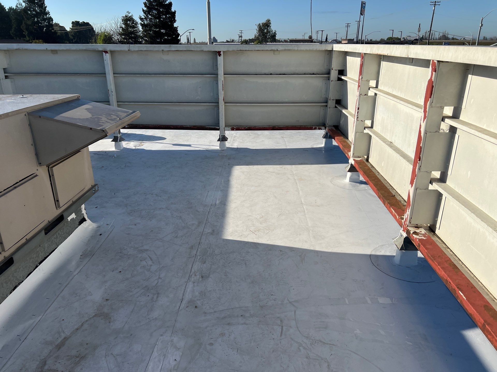 TPO single-ply roofing system using GAF Everguard 60 mil by Straight Edge Roofing Inc