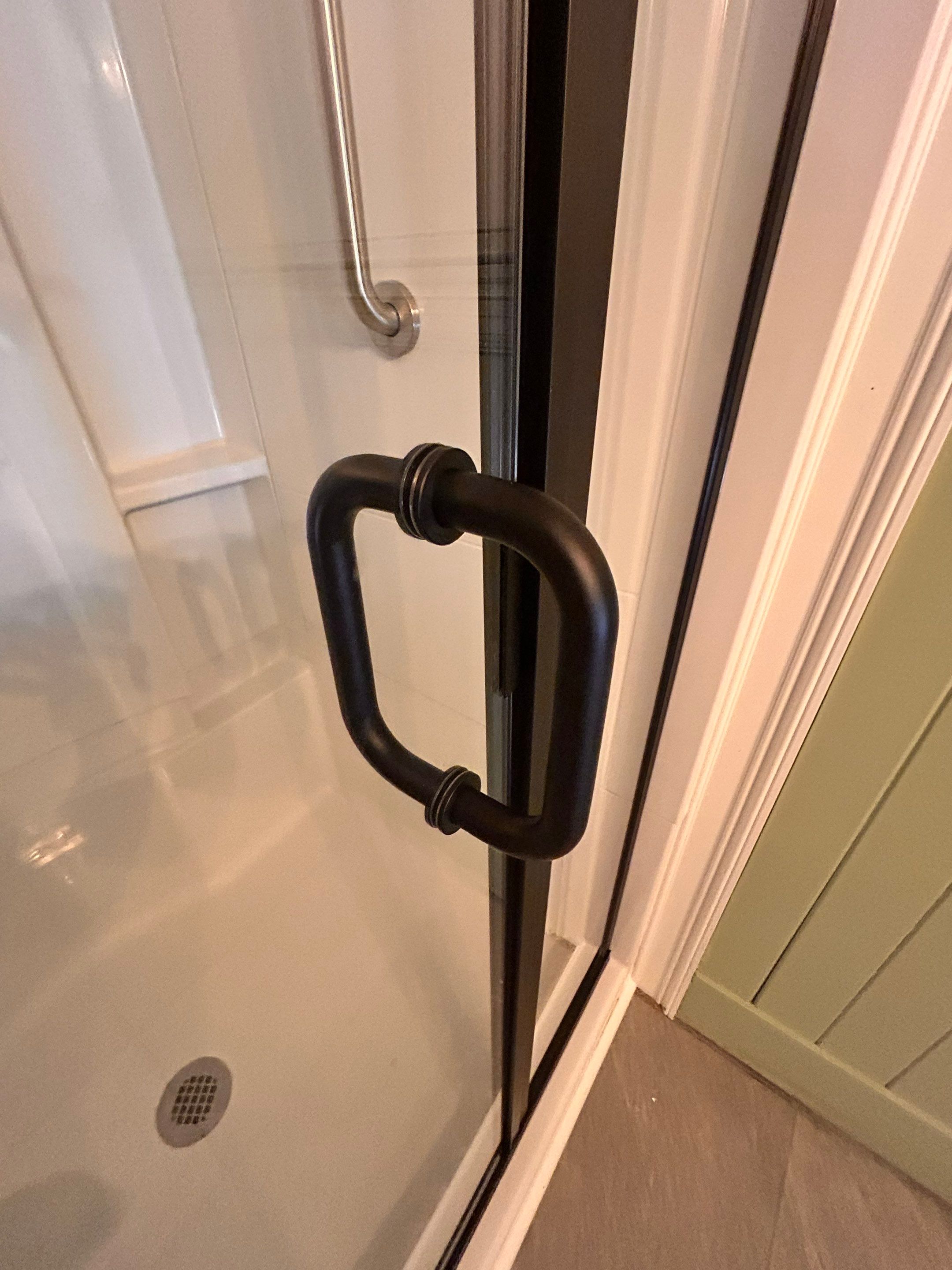 Shower using Alumax Shower by Cheshire Glass Company