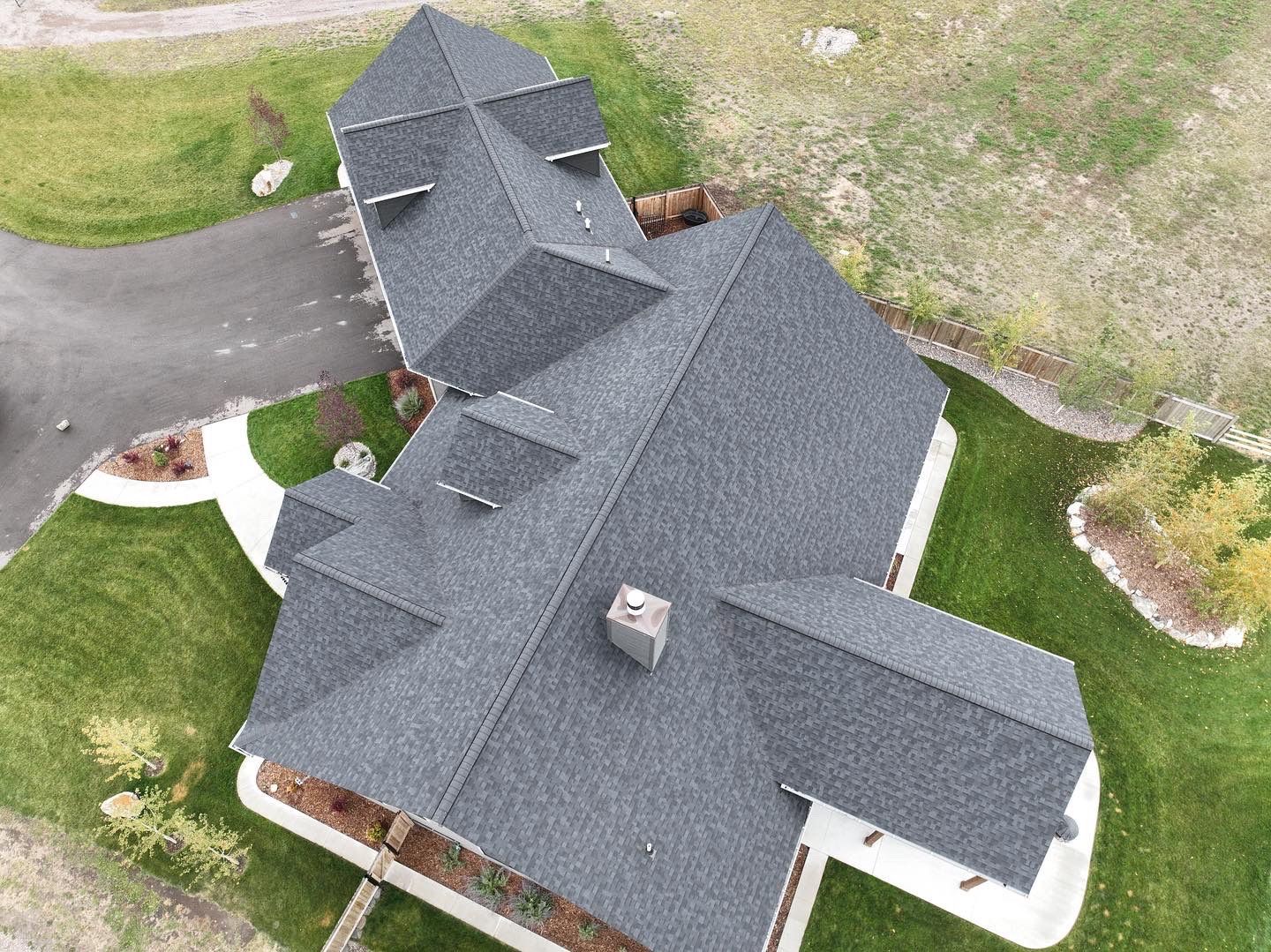 Owens Corning TruDefinition Duration - Onyx Black by Montana Roofing Solutions