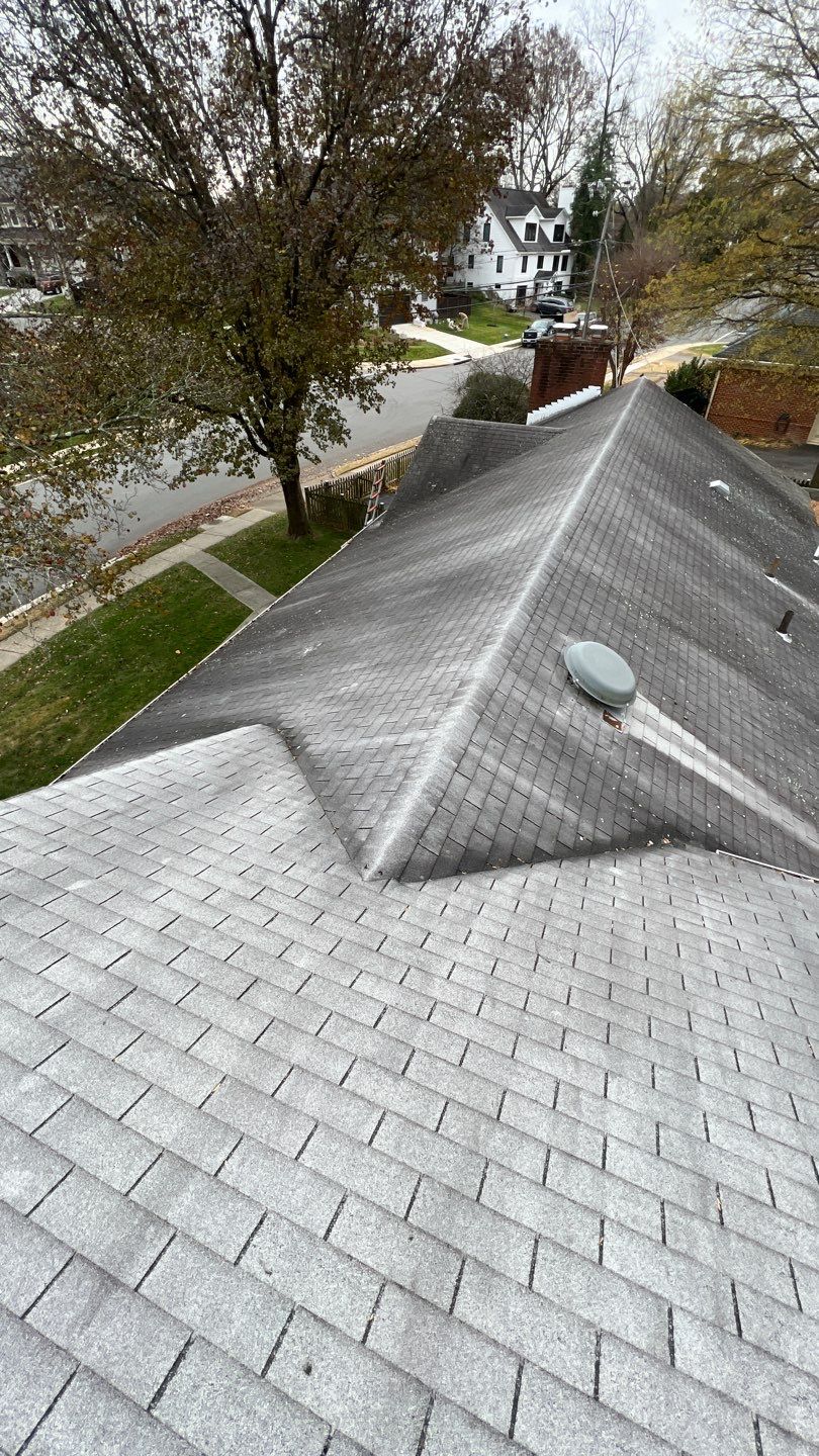 Arlington: CertainTeed Landmark Designer Shingles in Cobblestone Gray by RM Banning, Inc.