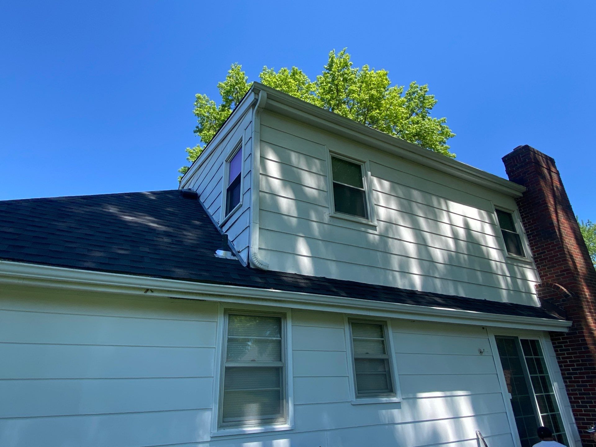 Siding Installation using White Market Square by EEC Windows, Siding & Roofing
