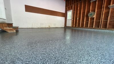 Garage in Nashua, NH 03062