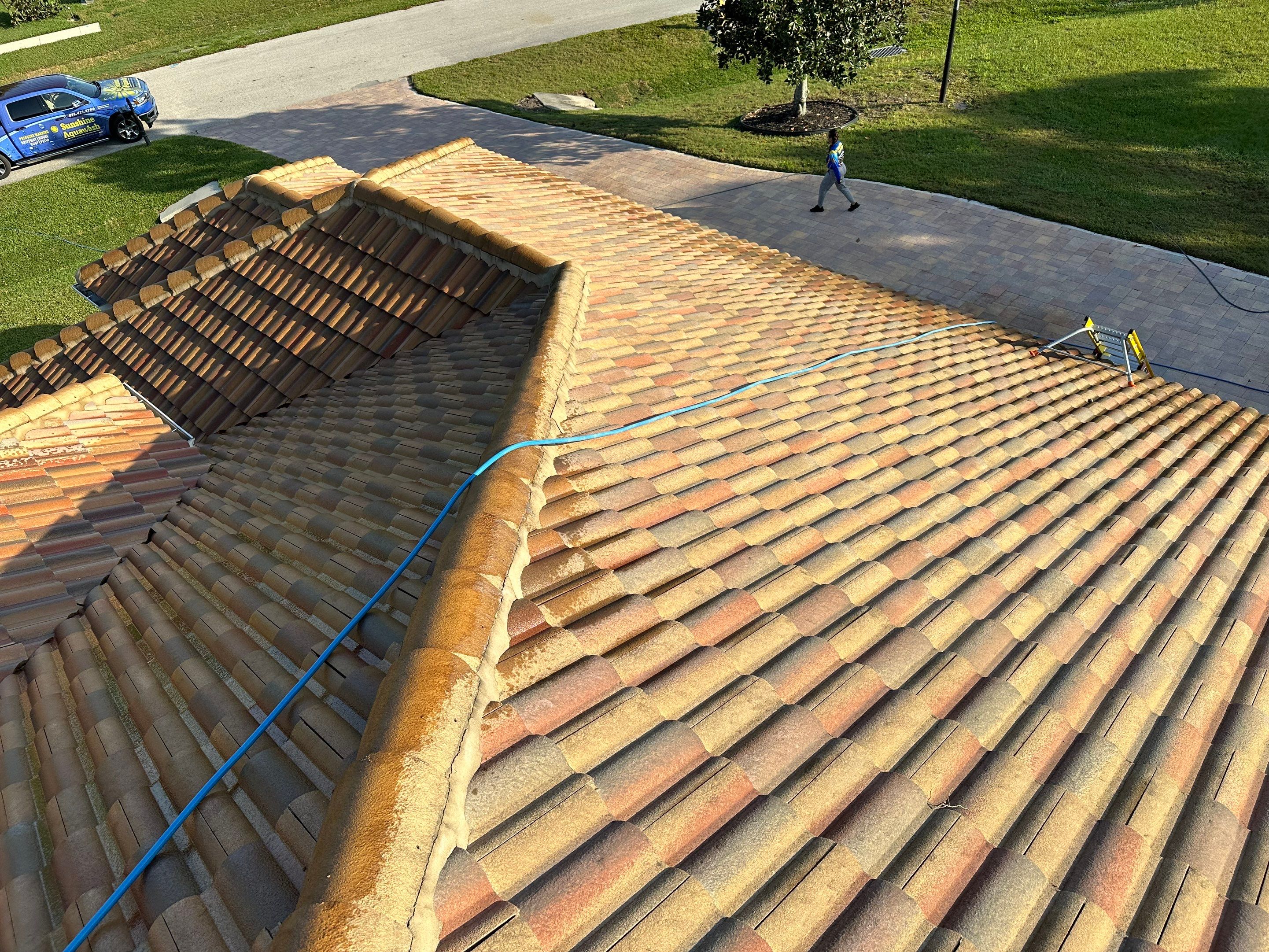 Concrete Tile Roof Cleaning in Winding River Community, Bradenton, FL | Sunshine AquaWash by Sunshine AquaWash
