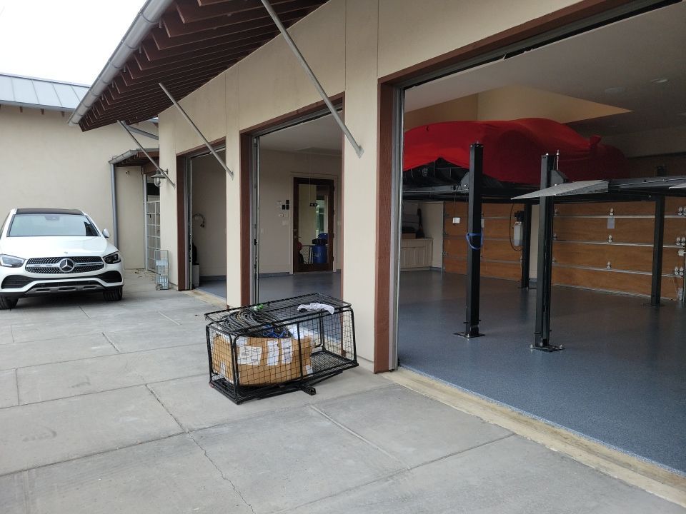 Dominion, San Antonio by TORO Garage Co