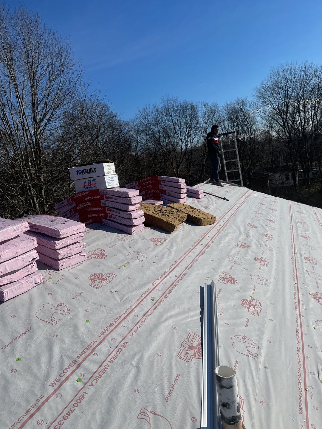 Residential Roofing Installation using Owens Corning Oakridge Roofing System by Undersun Roofing 