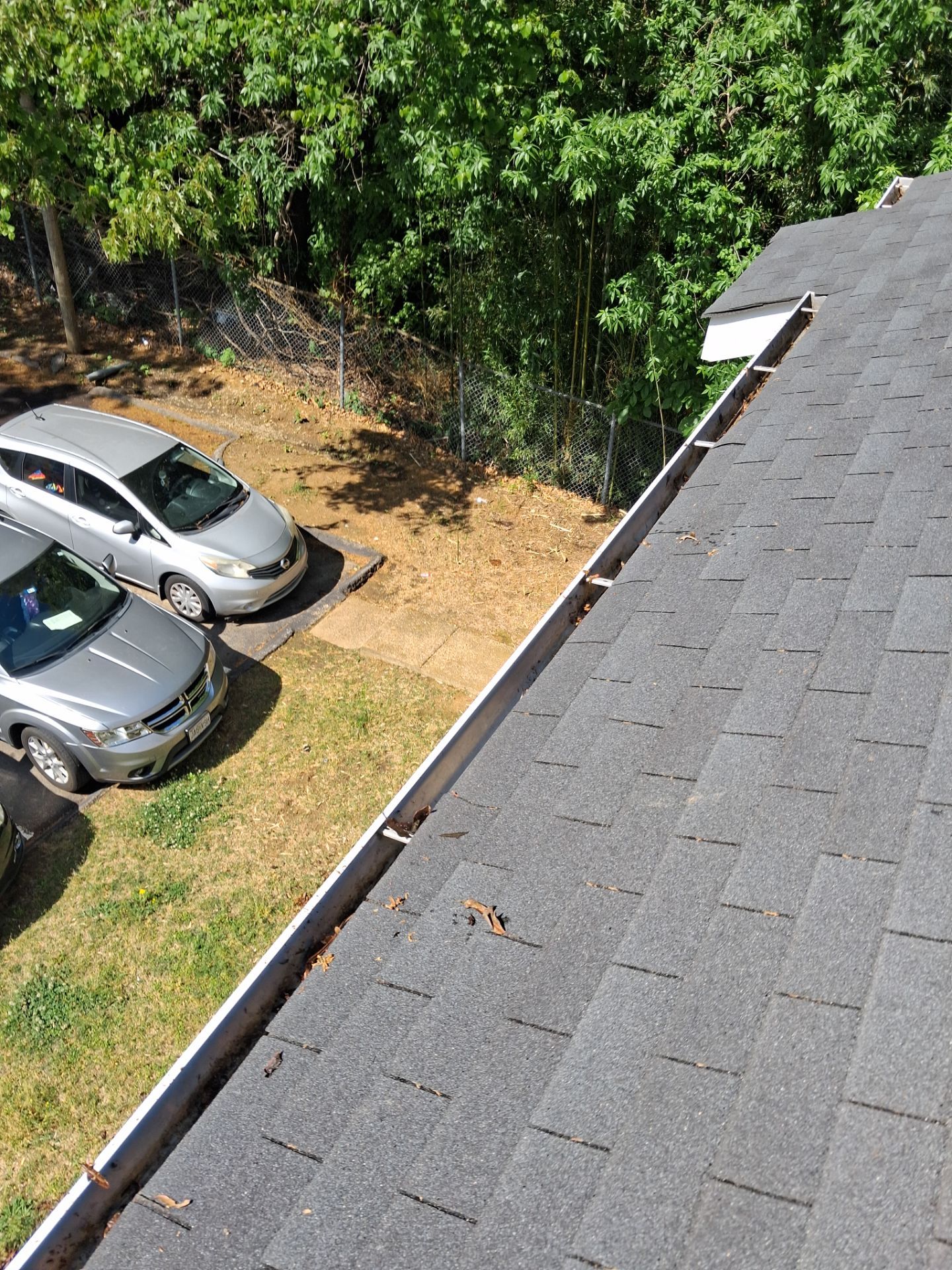 HOA gutter cleaning after photo.