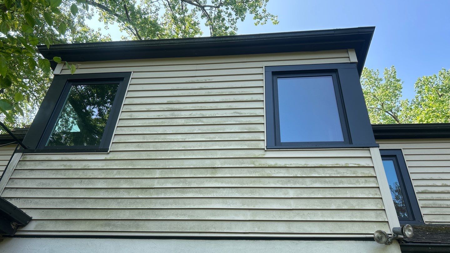 Highland Park,IL House washing  by Northern Power Washing LLC.