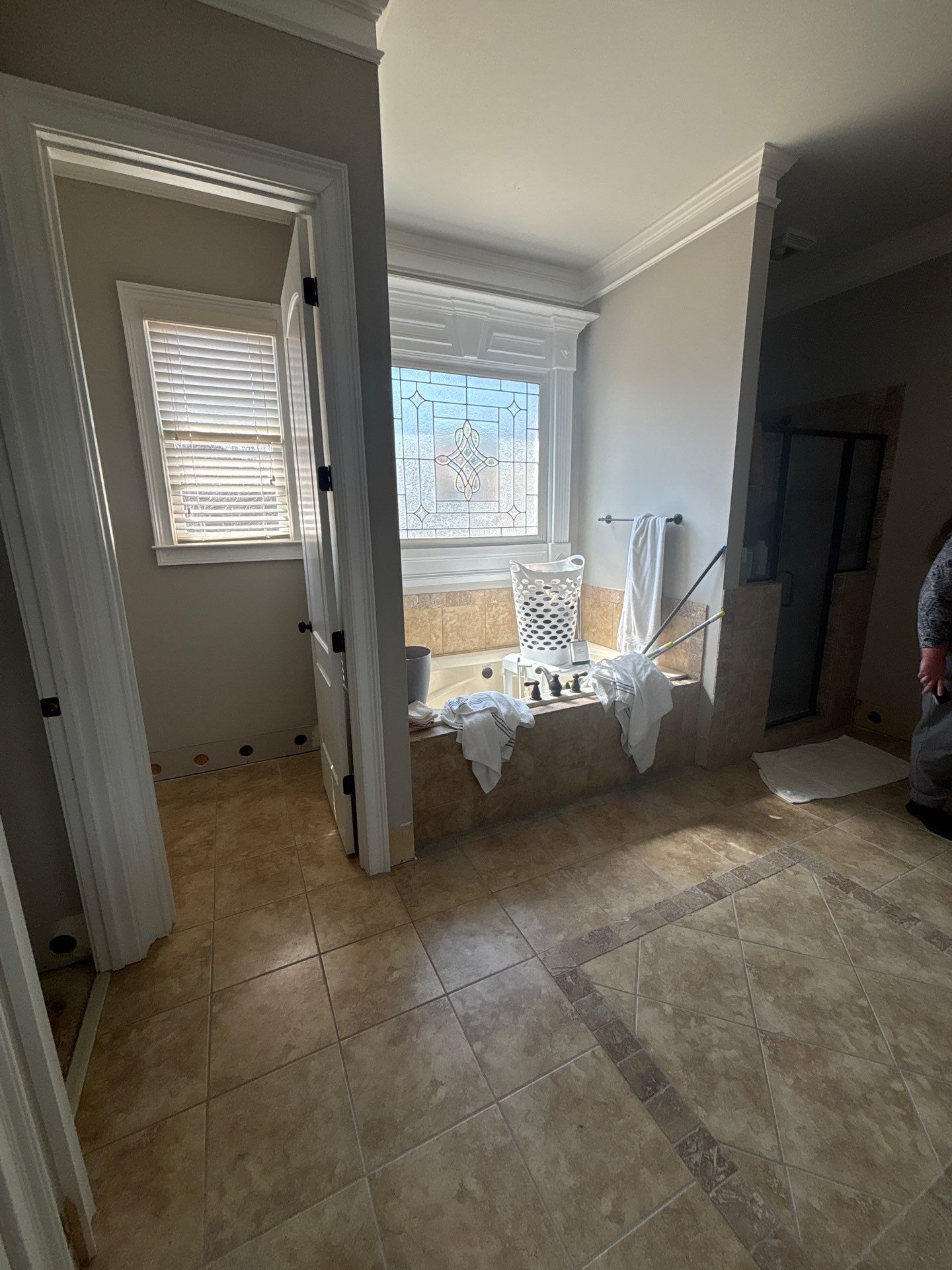 Master bathroom renovation by Prudencio