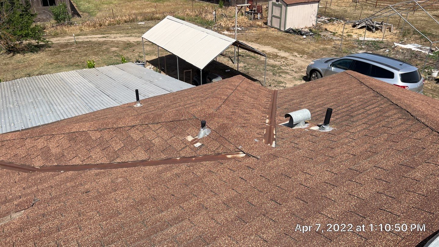 Metal roofing installation using Standing seam metal roofing system by Straight Edge Roofing Inc