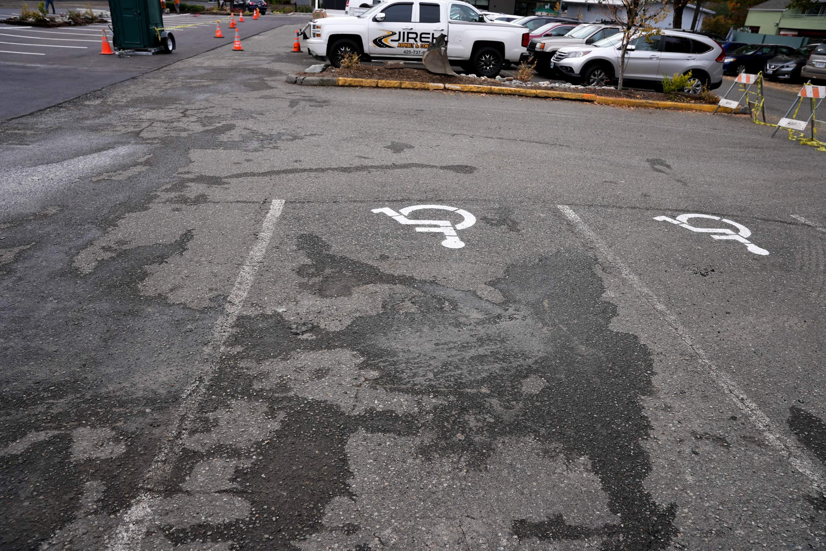 Colliers - Woodinville New Asphalt Parking Lot by Jireh Asphalt & Concrete Inc 