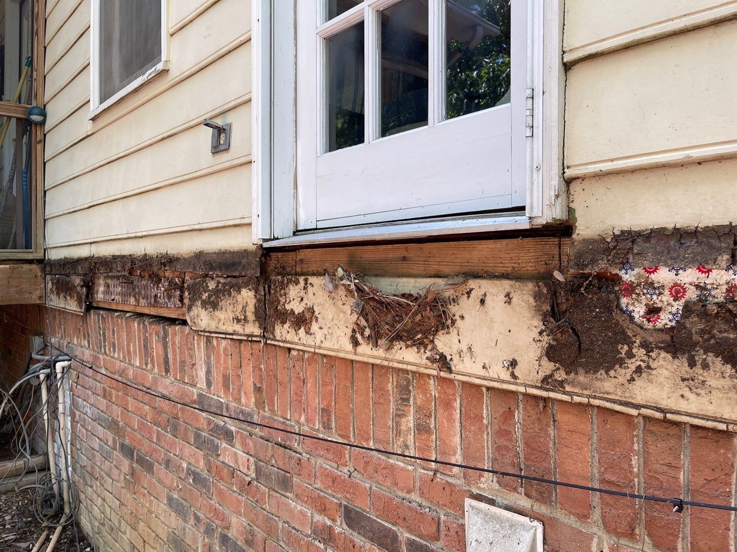 Oak Leaf Circle - Deck Installation  by Pillar and Pine