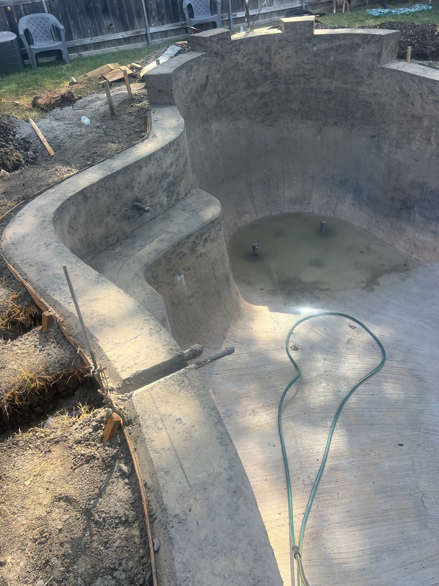Freeform Pool with Raised Spa and Tanning Ledge by Pinnacle Pools and Spas - DFW