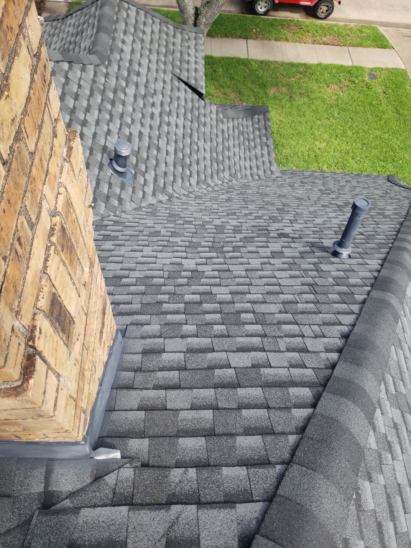 GAF UHDZ - Charcoal by Elite Roofing LLC