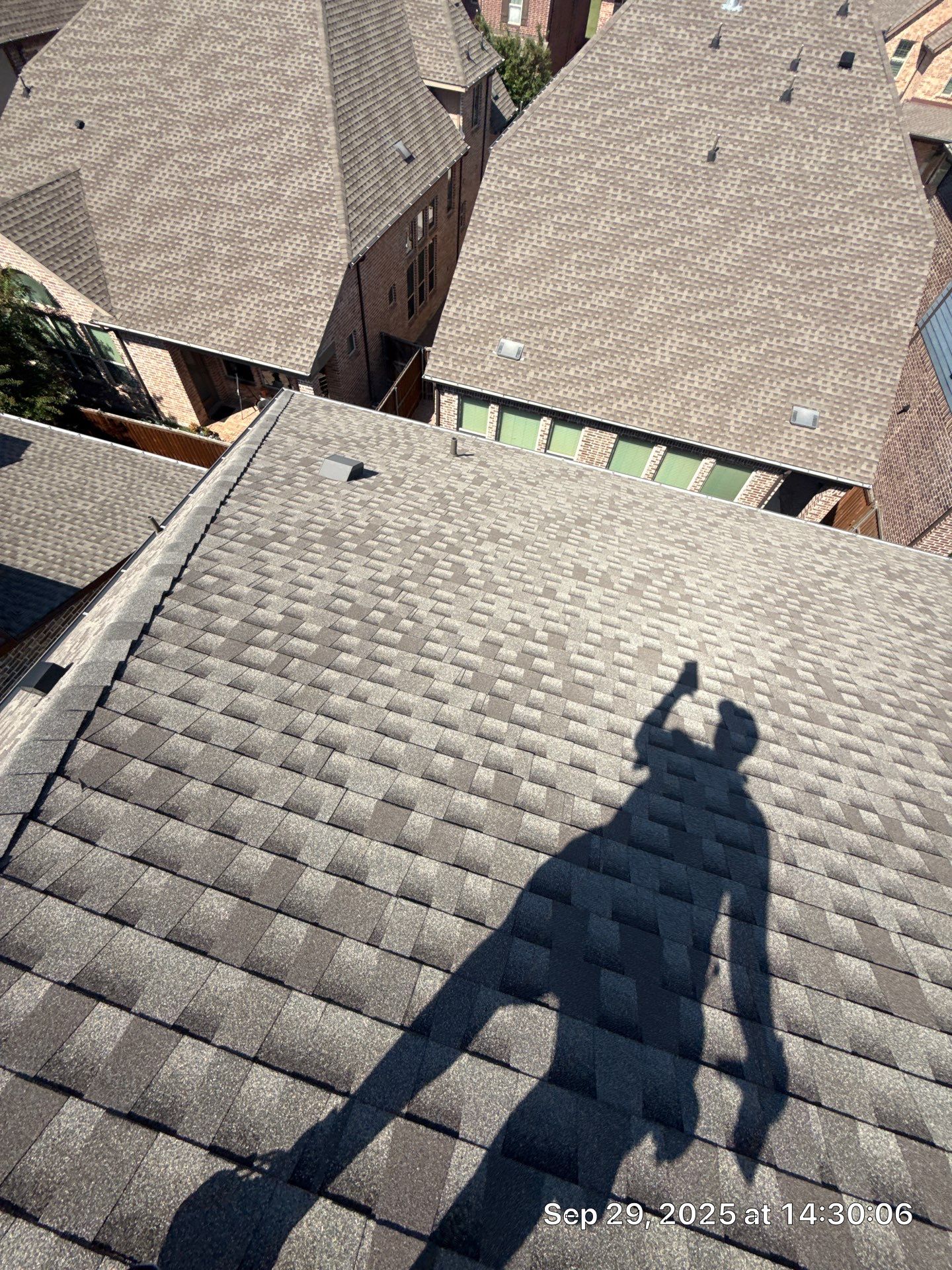 GAF HDZ - Weathered Wood by Elite Roofing LLC