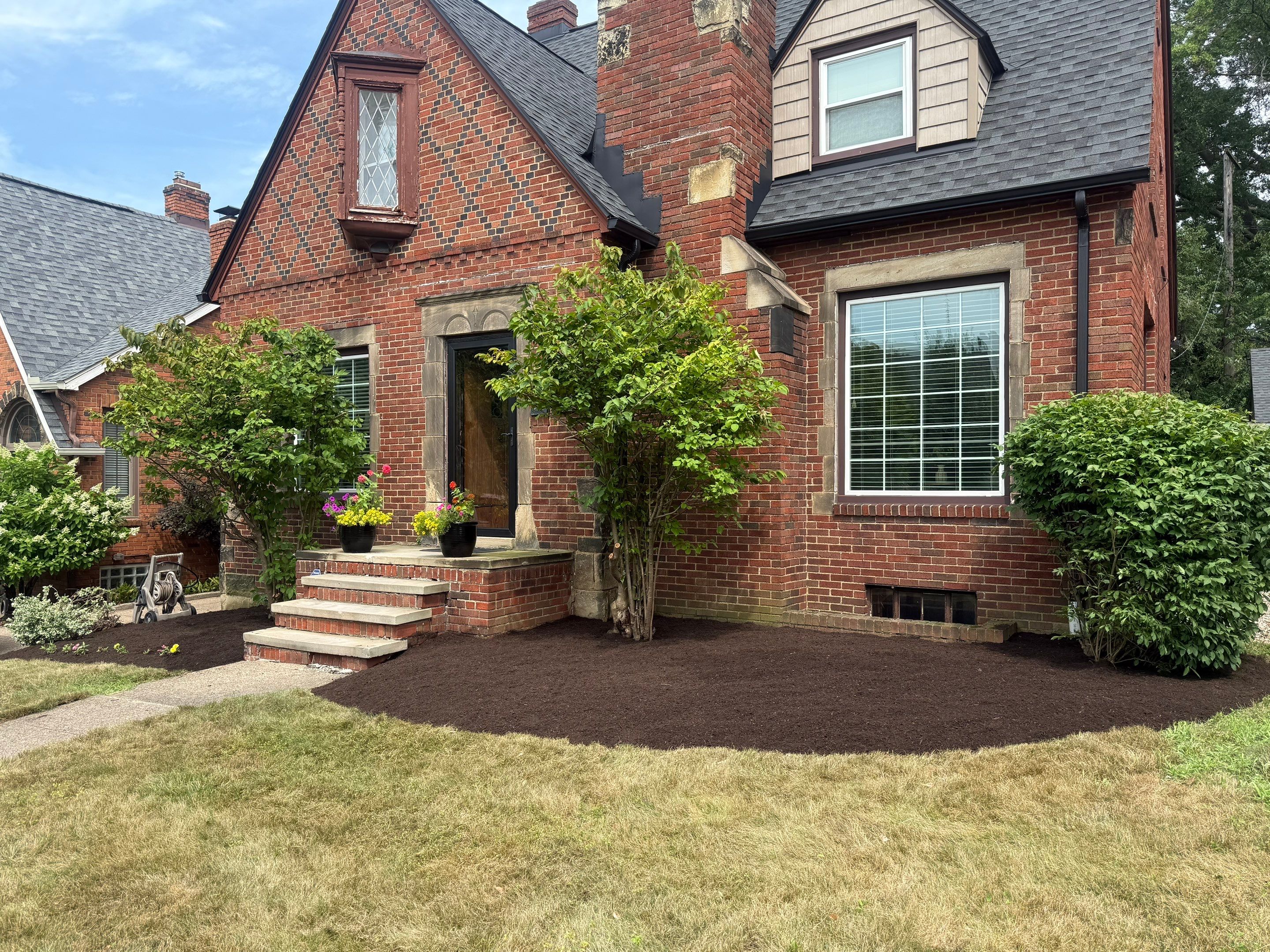 Grounds Maintenance by Elm Rose Gardens