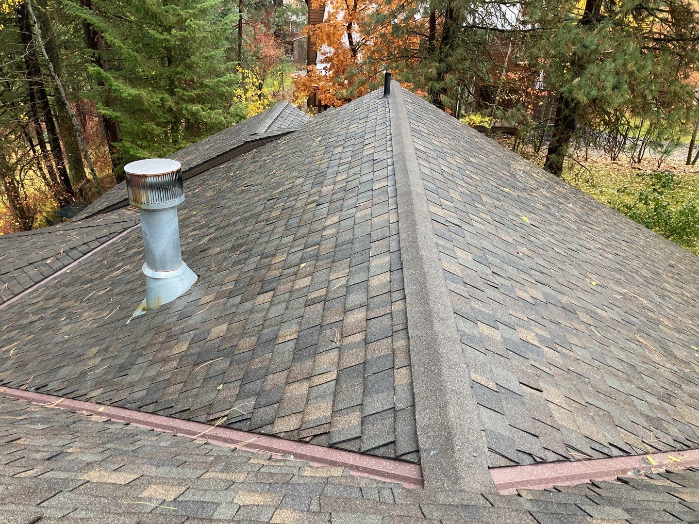 Two story new build gets a CertainTeed Landmark roof in Shenandoah  by ID Roofing LLC