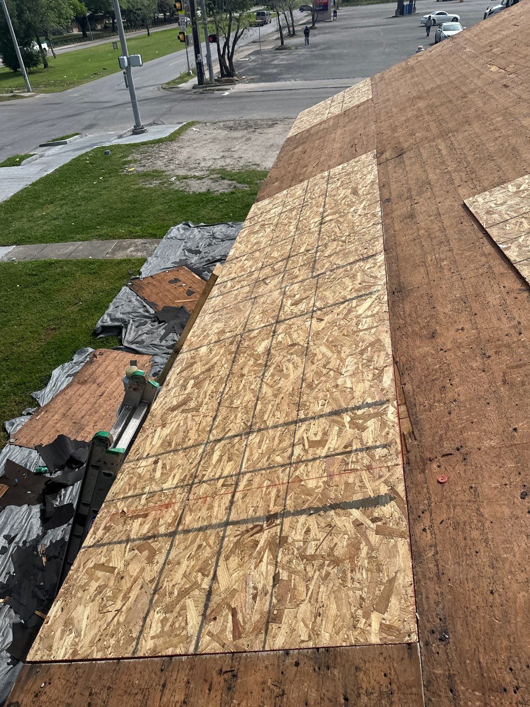 Residential Roofing Installation using Owen's Corning Duration (Lifetime) Shingles by Roof Repair Company