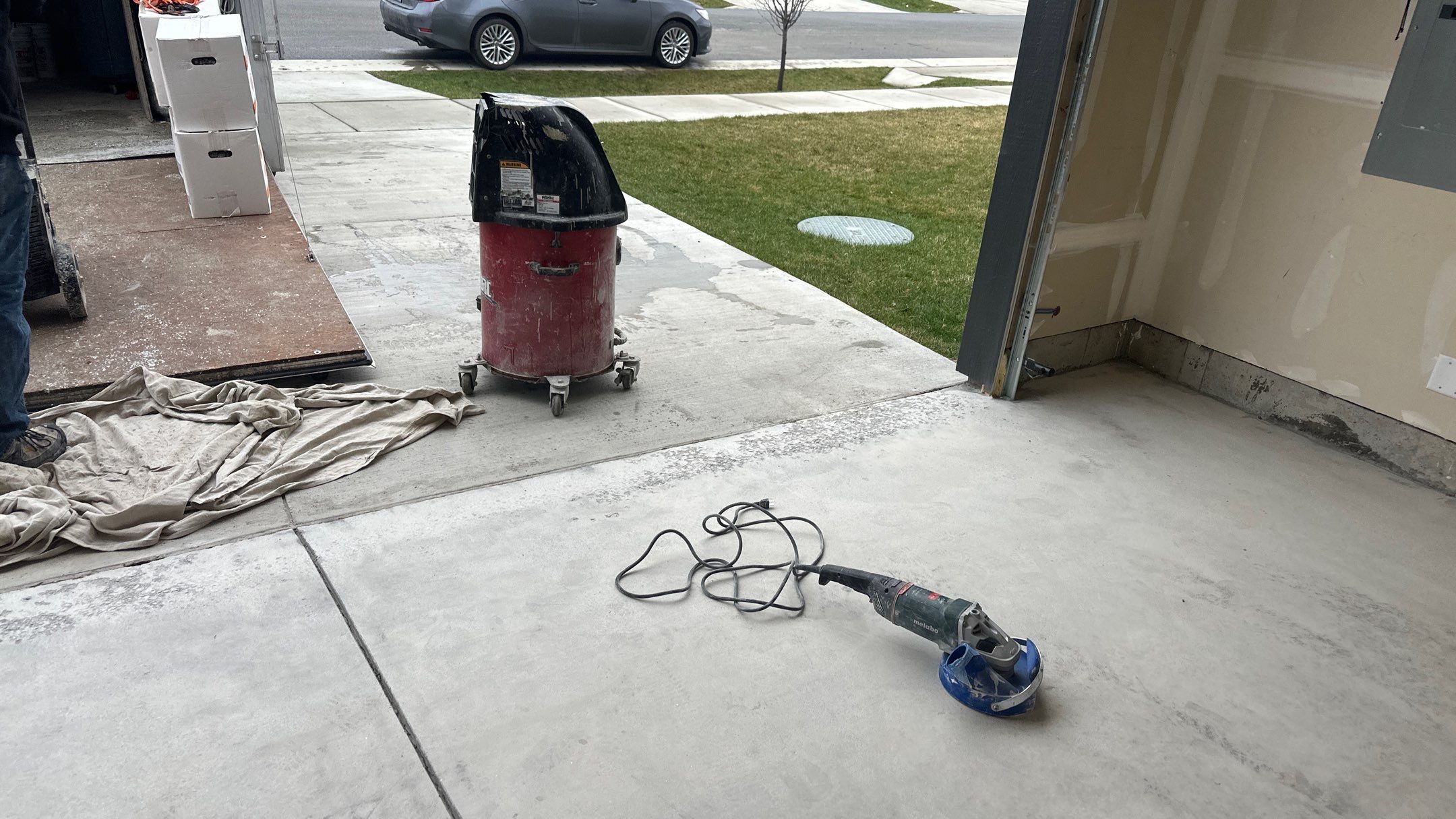 Garage Transformation using Smoke by Croc Coatings, LLC