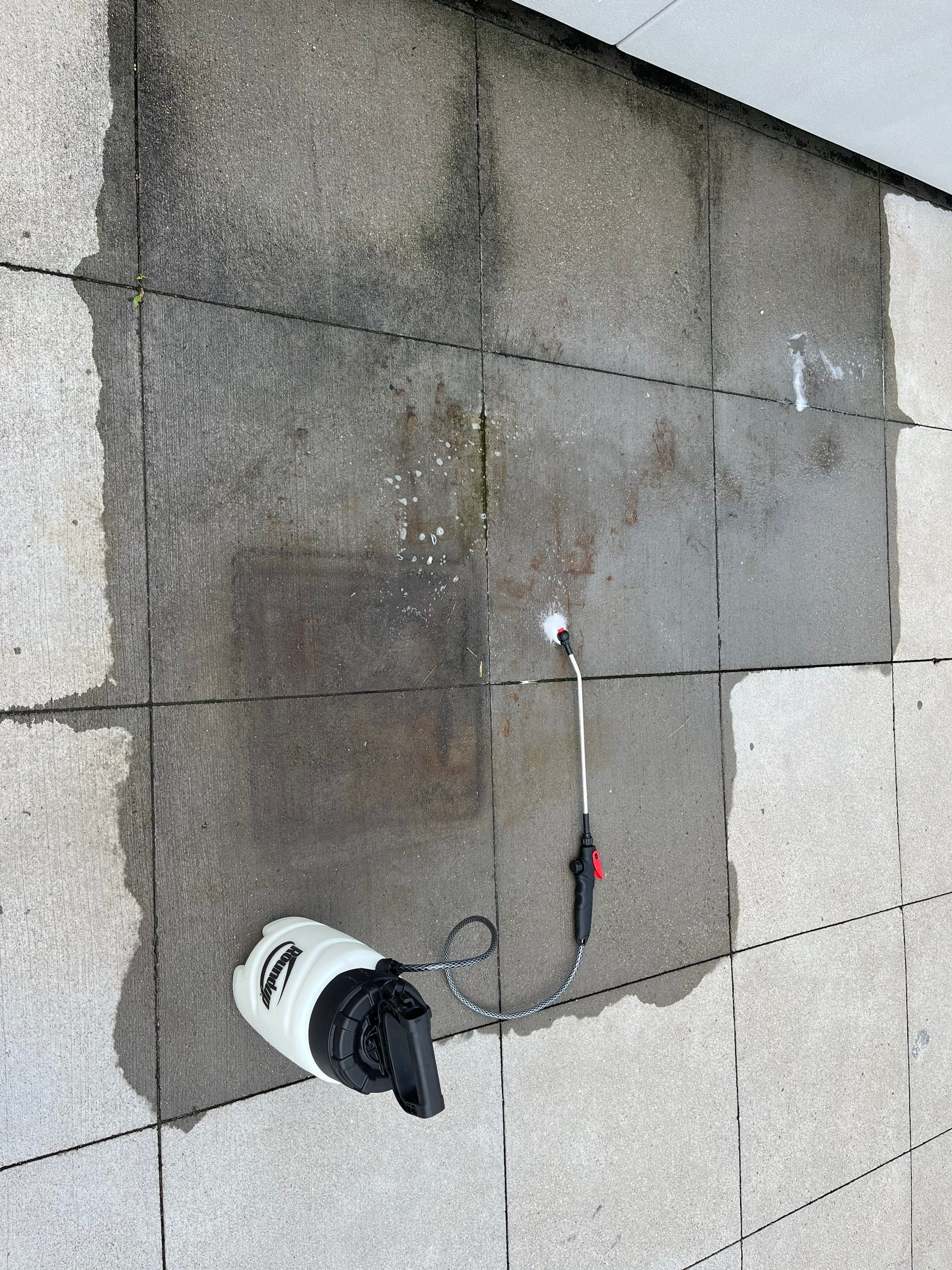 Chicago, IL Annual rooftop and sidewalk cleaning by Northern Power Washing LLC.