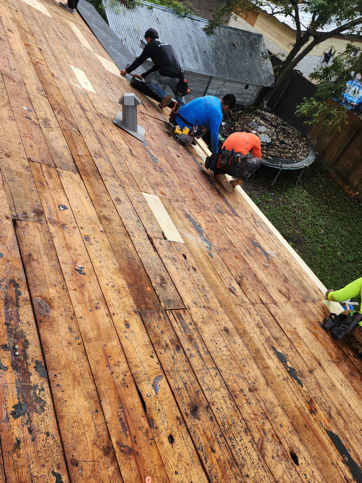 Residential Roofing Installation using Owen's Corning Duration (Lifetime) Shingles by Roof Repair Company