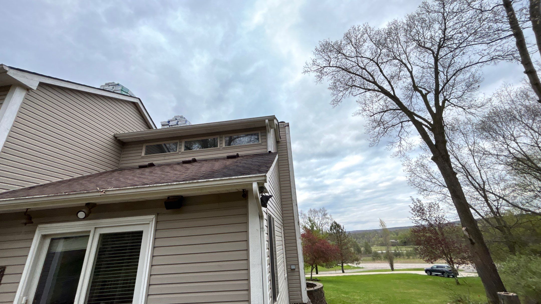 Roof Replacement using Malarkey Vista Brilliant Black by 180 Contractors