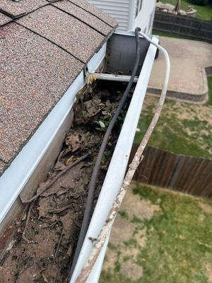 Turtle Shell gutter protection installation in Naperville, IL 60564, photograph 3