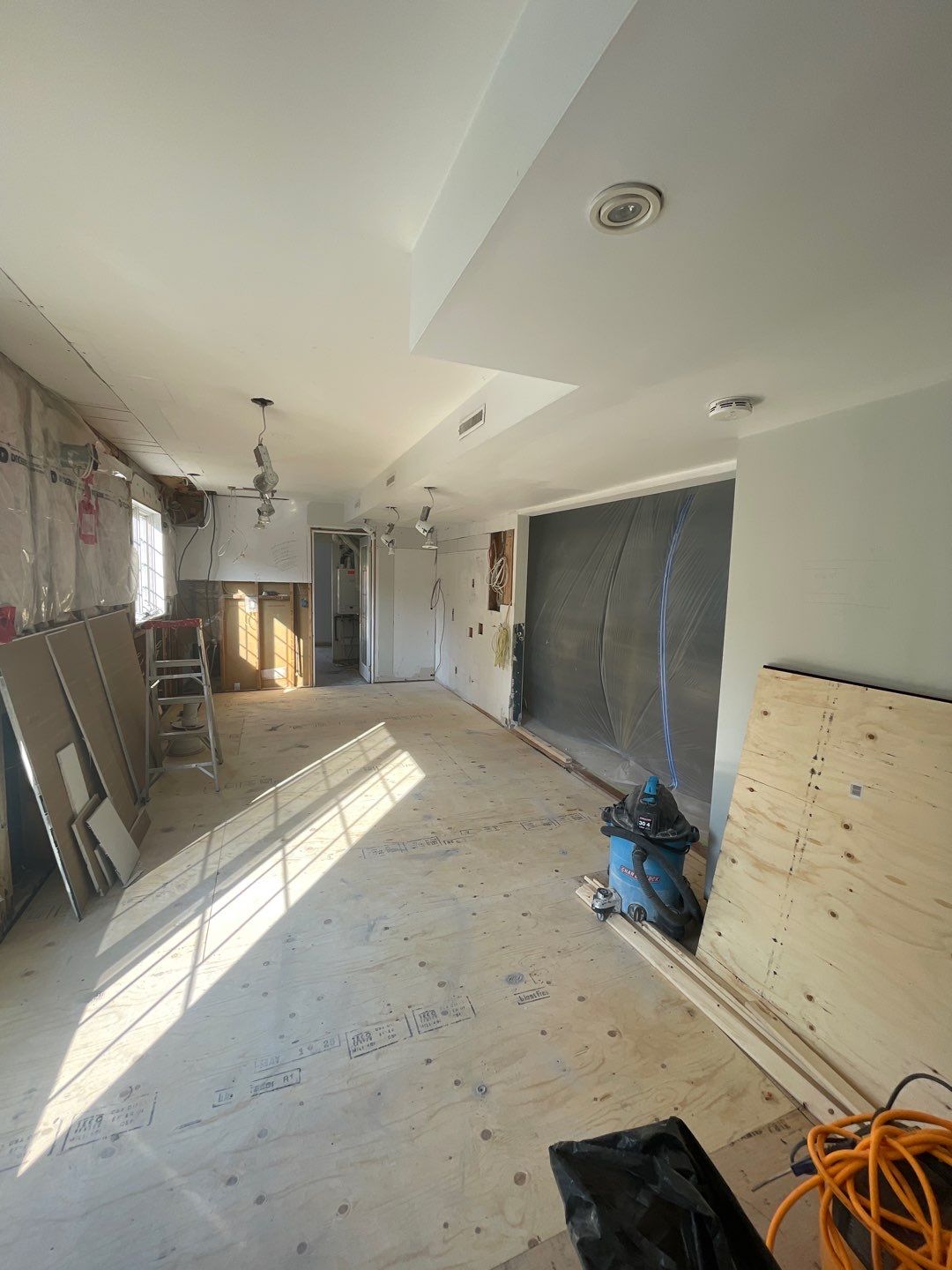 Kitchen remodel  by Eco-Nature Construction Inc.