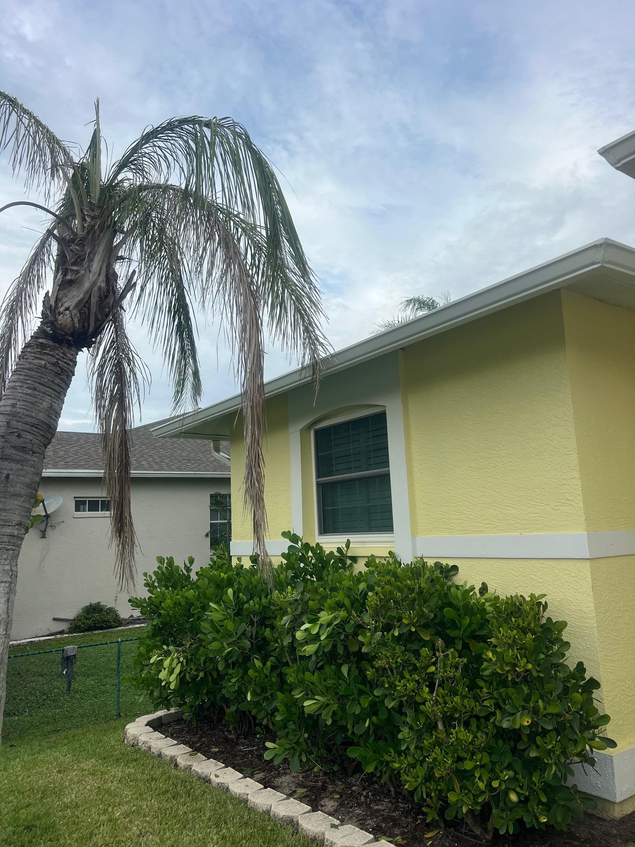 6-Inch Seamless Gutters in Fort Myers FL by Gutter Professors