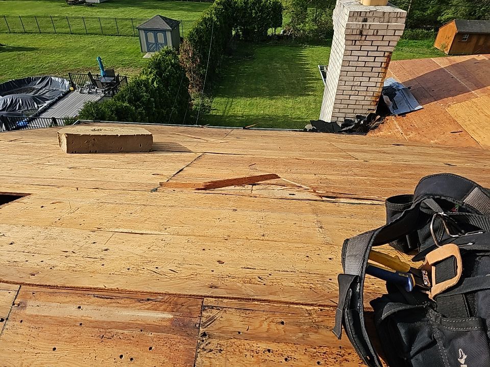 ATLAS PINNACLE COLOR: SUMMER STORM DRIP EDGE: WHITE by Eagle Eye Roofing