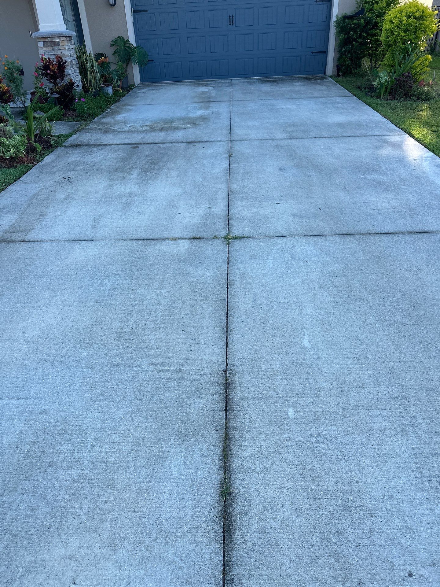 Driveway Cleaning in Palmetto, FL – Trevesta Community by Sunshine AquaWash