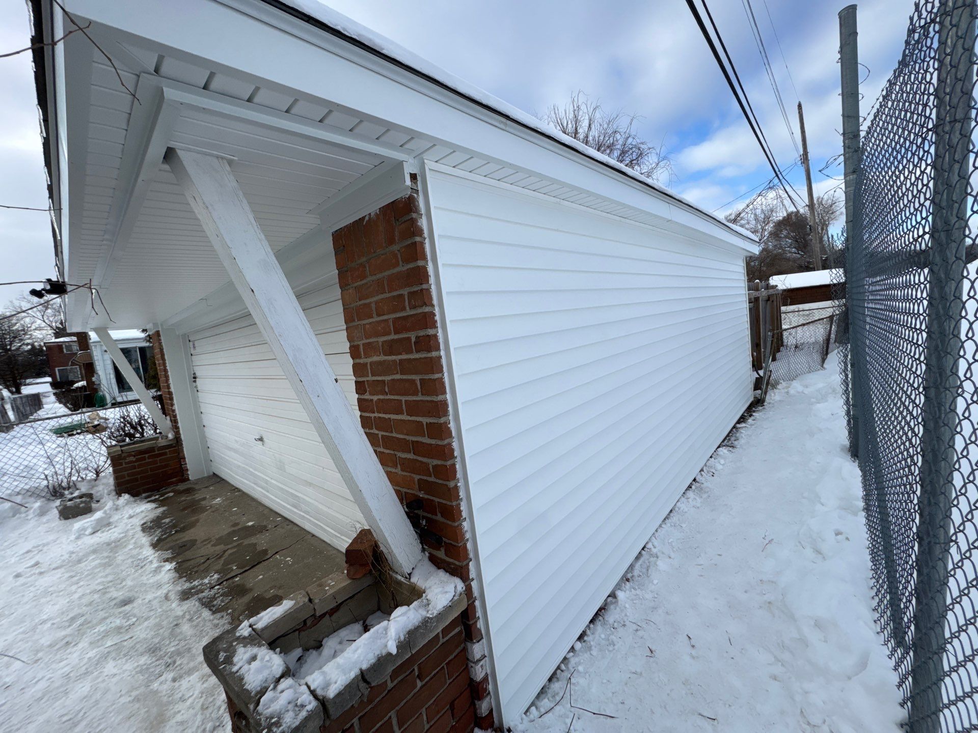 Siding Replacement using Alside D4 Odyssey-Plus Dutchlap White by 180 Contractors