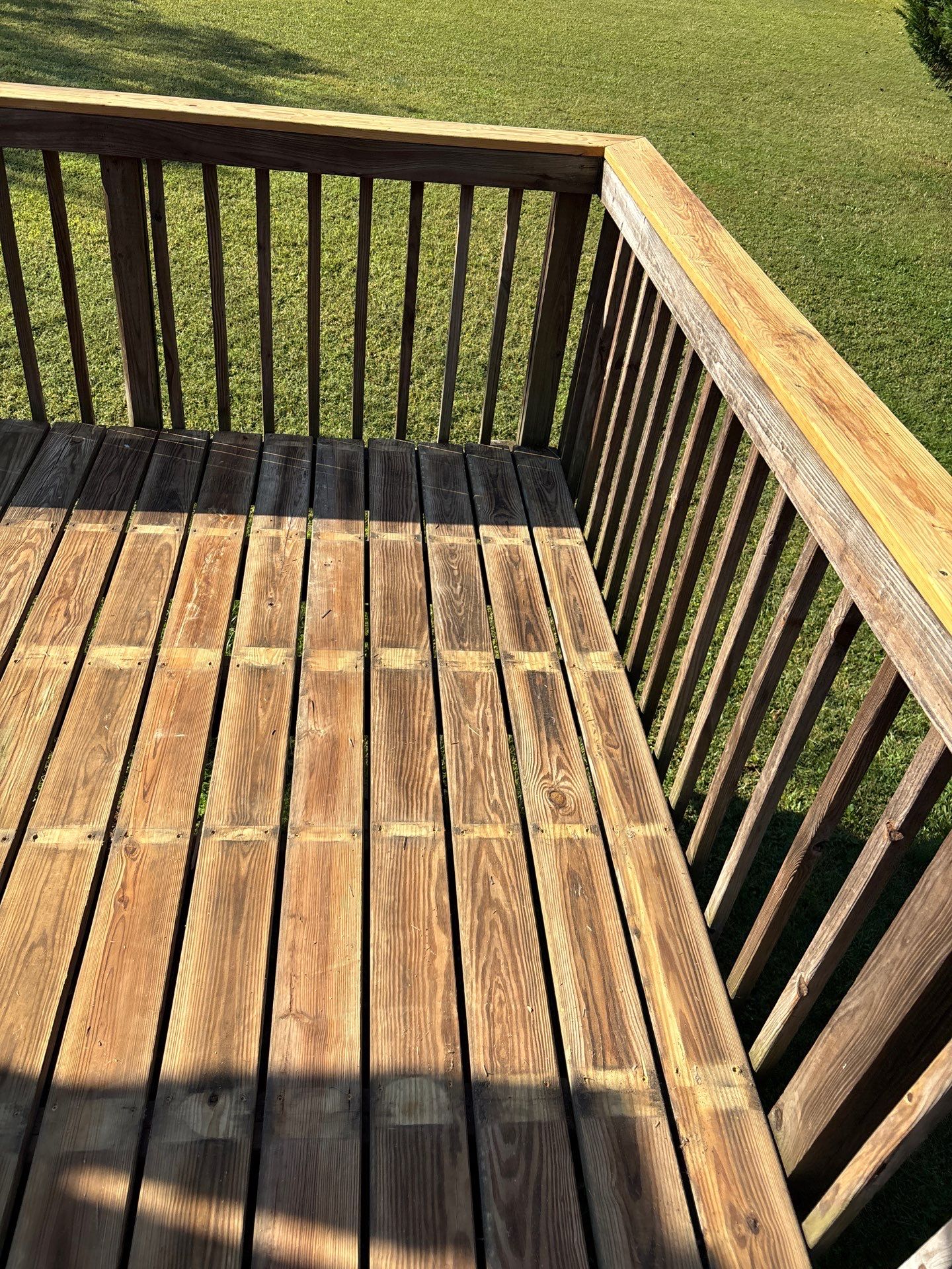 Wood Deck using Wood Sealant by DuraSeal