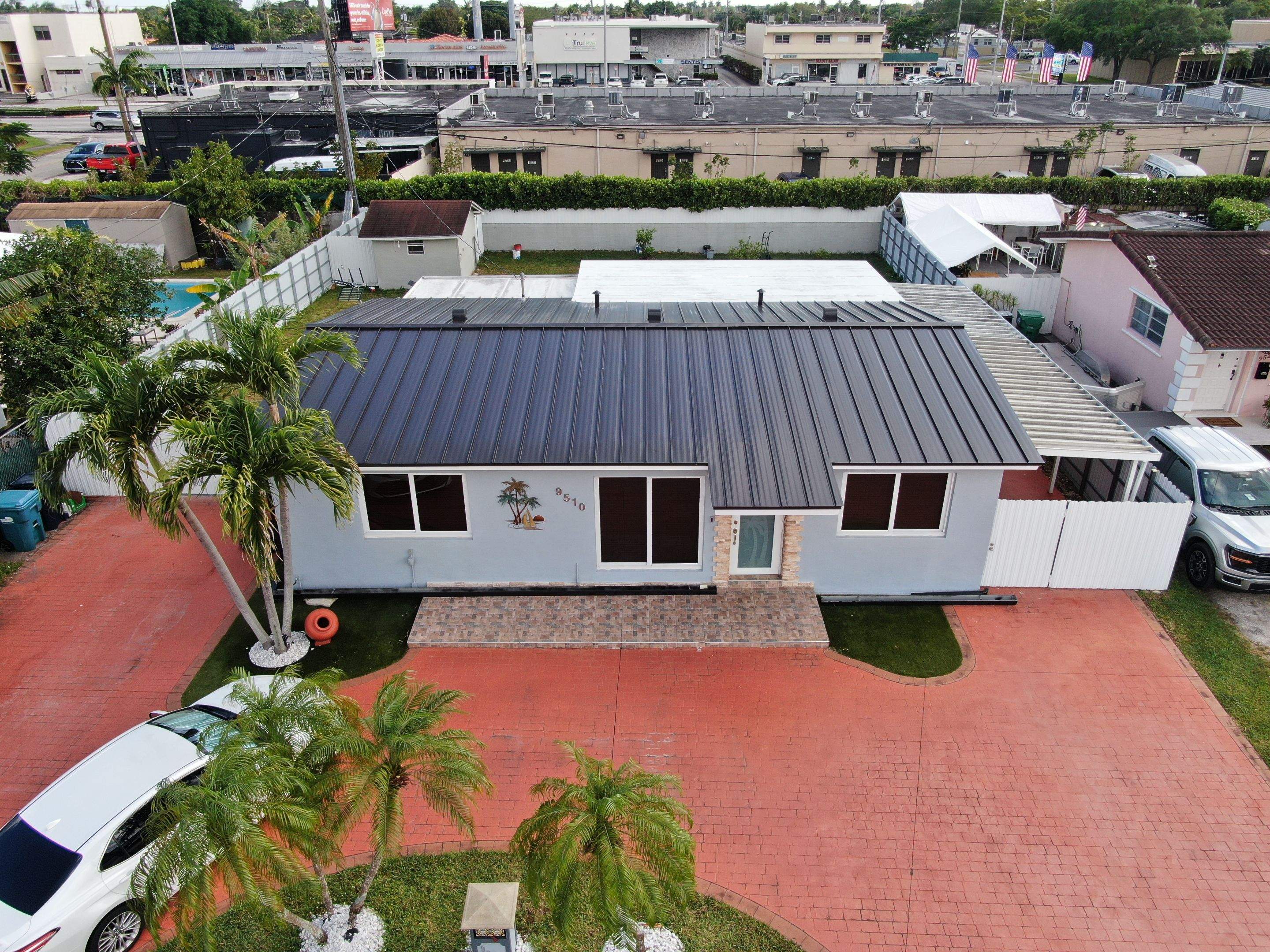 Metal Roof - Galvalume - Dark Bronze by Istueta Roofing
