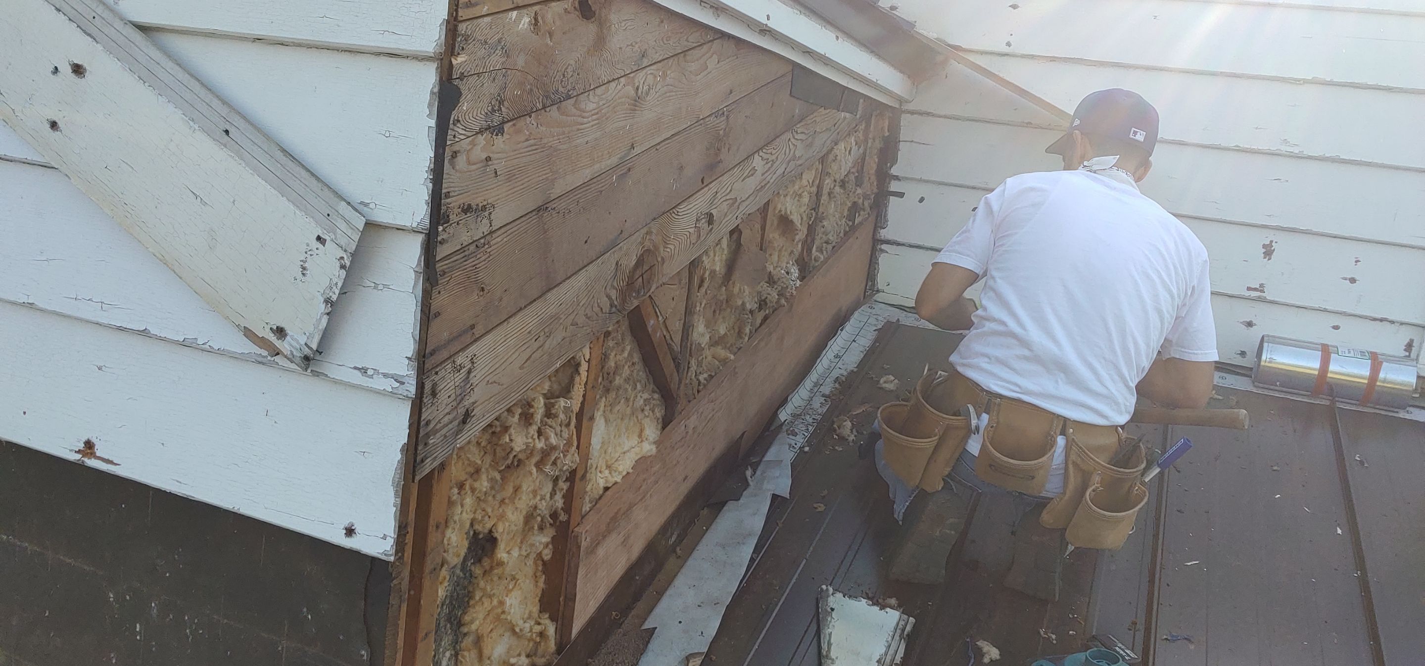 Residential Roofing Installation using Standing seam metal roofing system by Straight Edge Roofing Inc