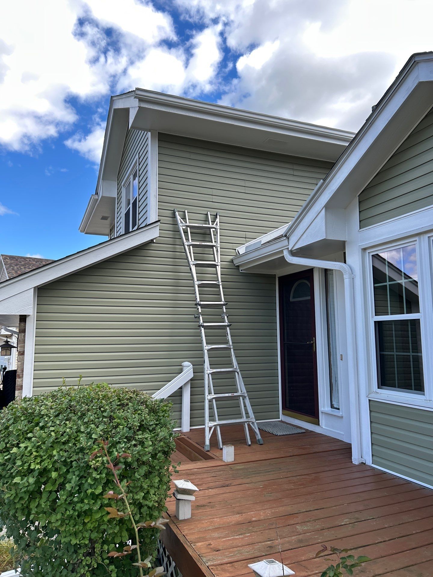 Vinyl siding in Pleasant Hill, IA by Blu Ember Properties