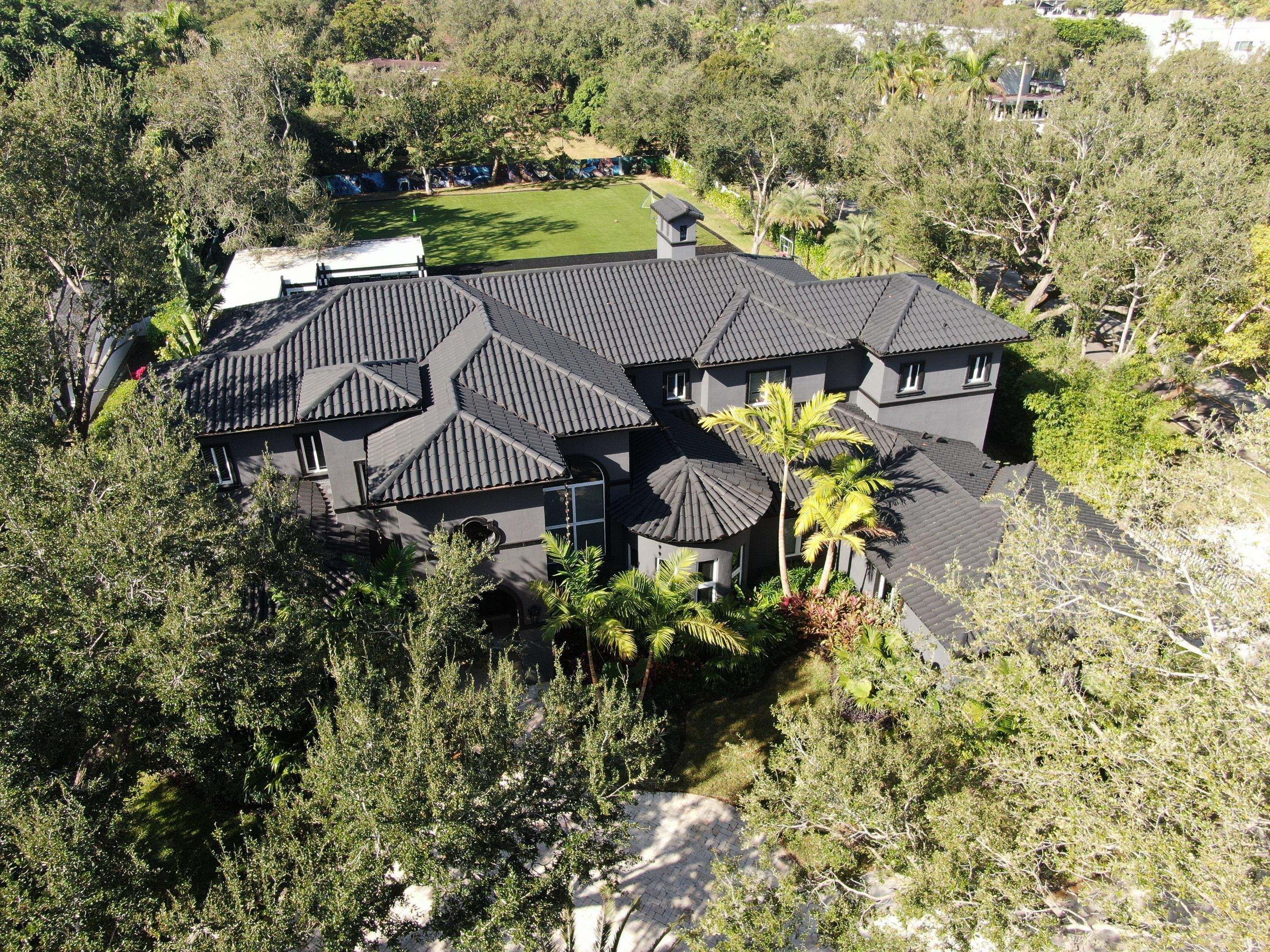 Metal Roof - Galvalume - Matte Black by Istueta Roofing