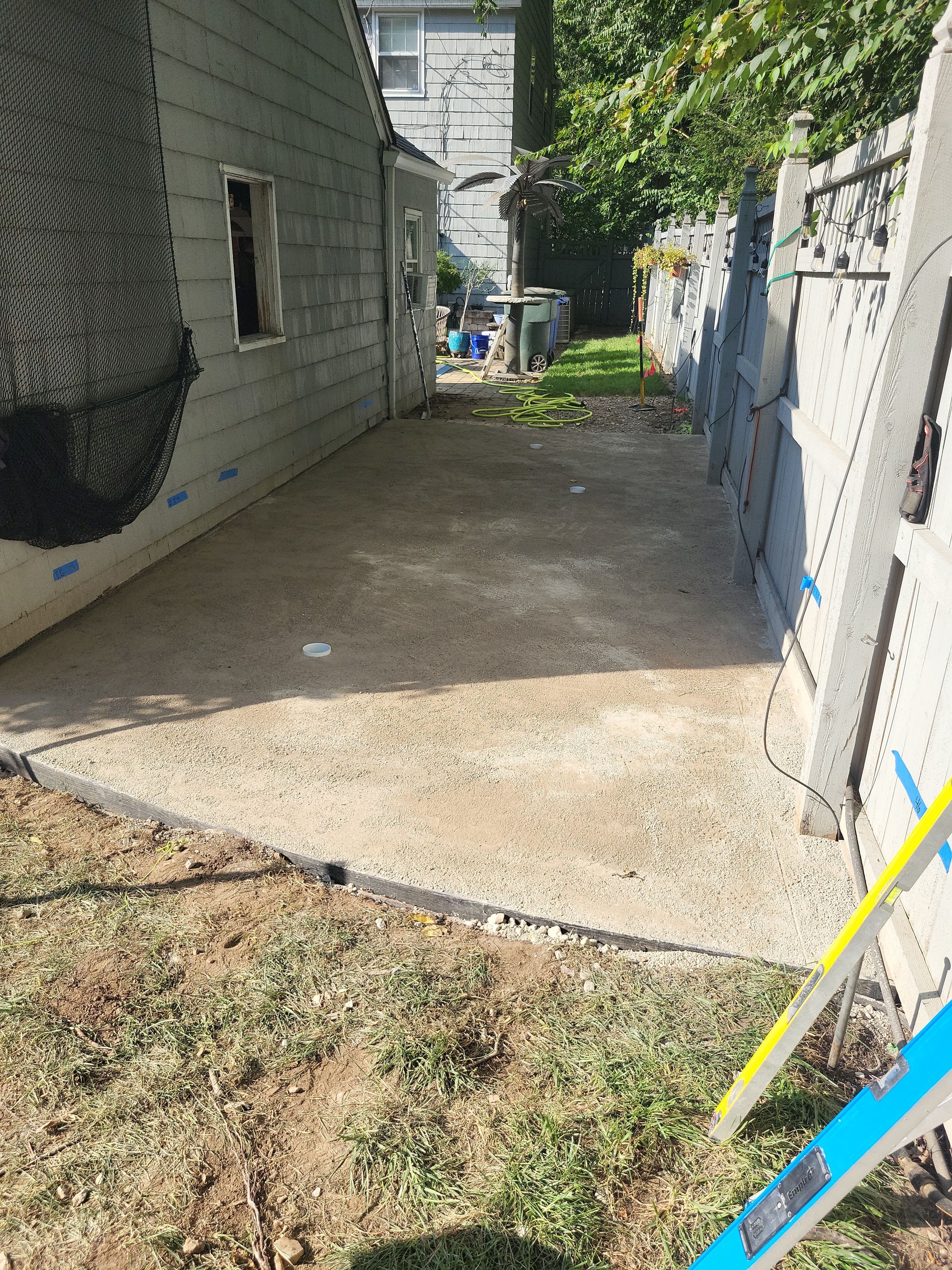 Custom Side Yard Artificial Turf Putting Green Installation in Columbus by Southwest Greens Midwest
