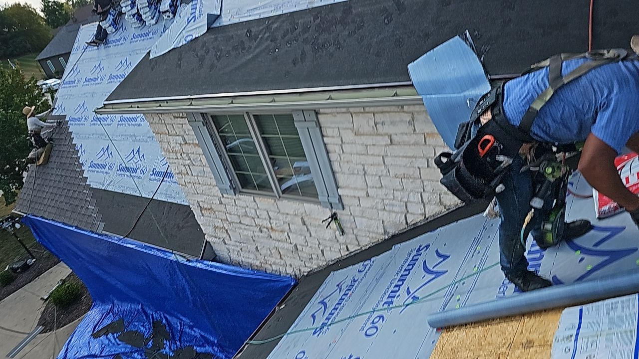 ATLAS PINNACLE COLOR: WEATHERED WOOD by Eagle Eye Roofing