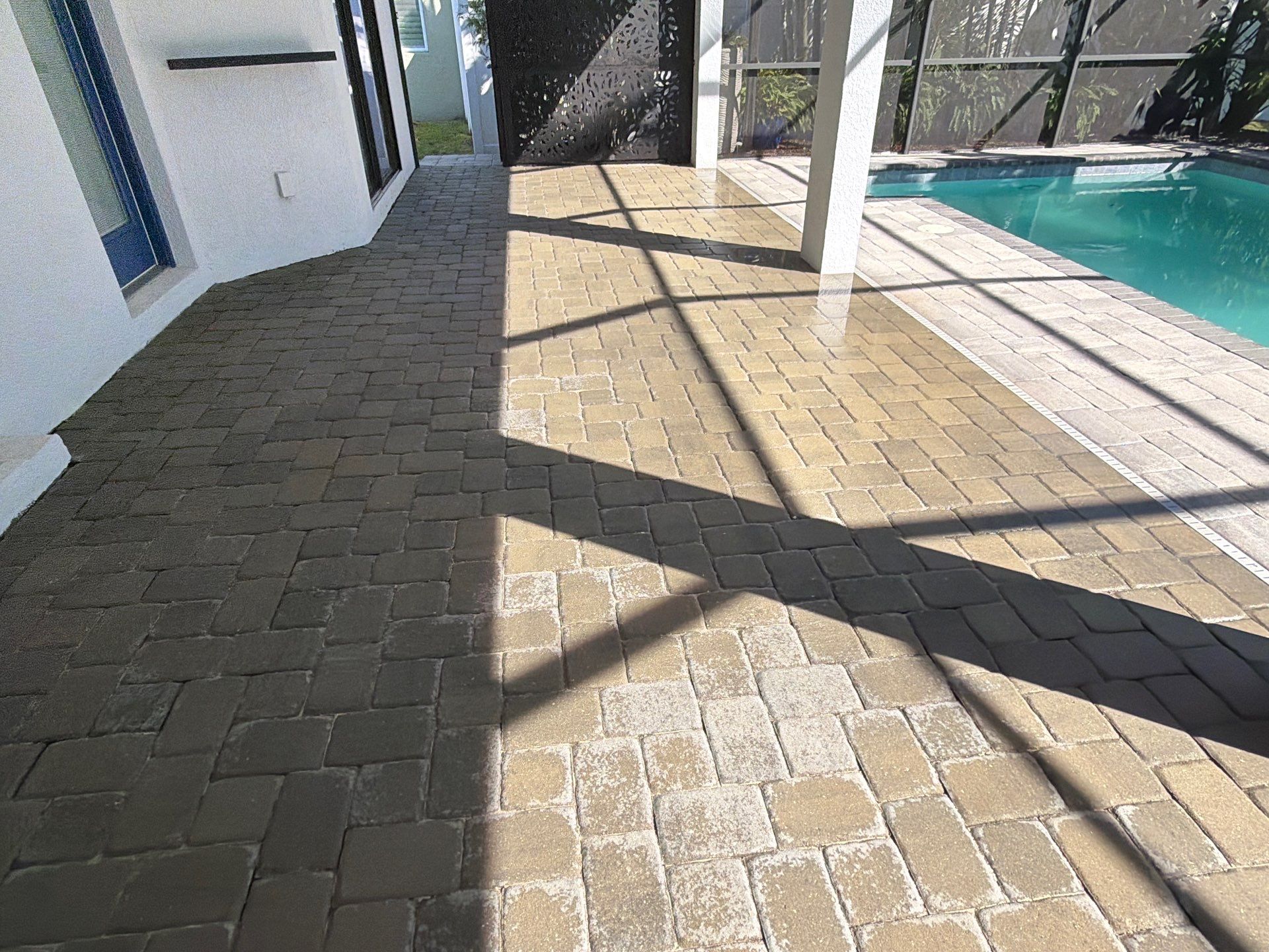 Full-Scale Paver Stripping and Sealing in La Paloma Sun City Center by Supreme Paver Experts