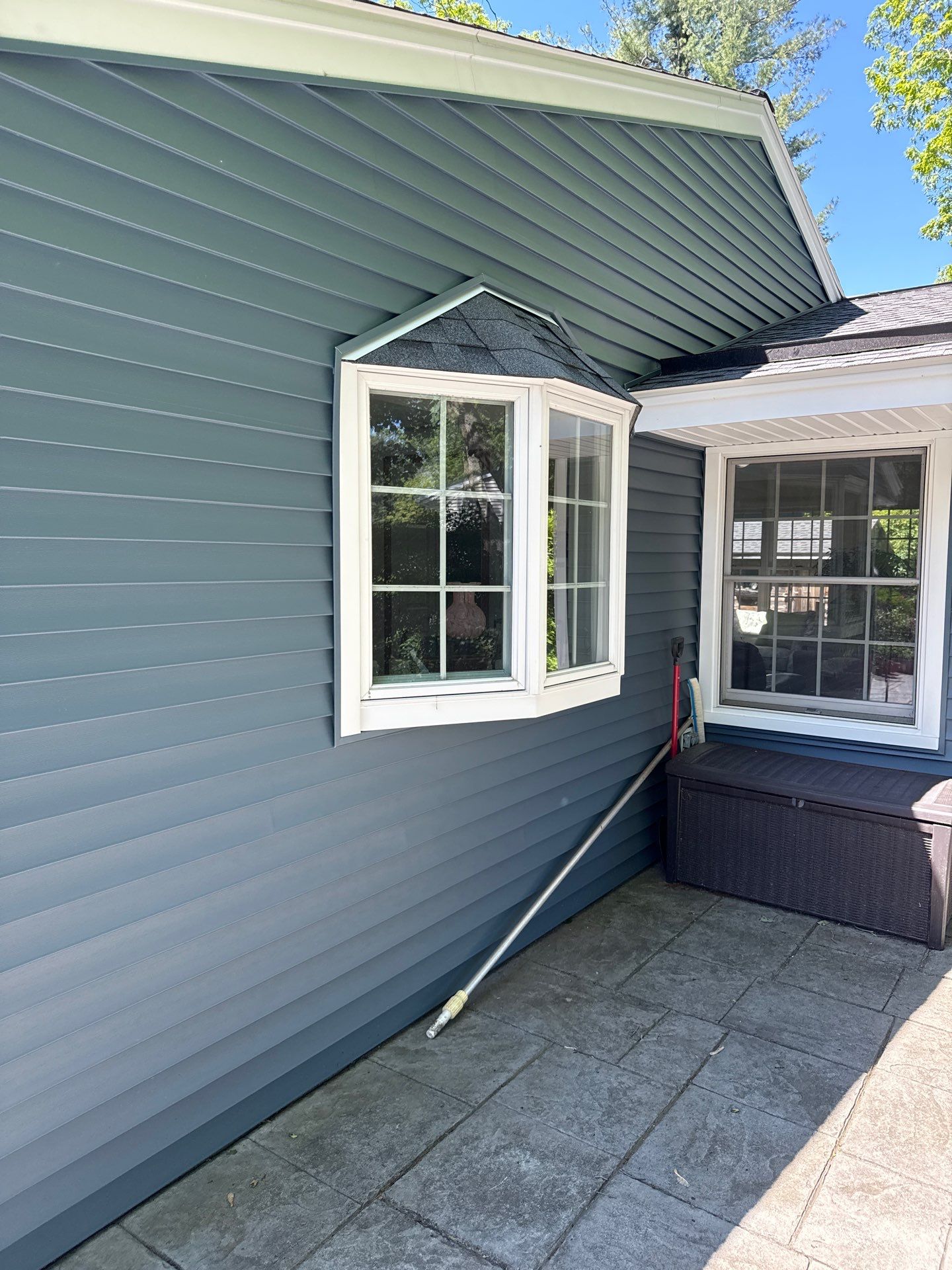 Vinyl Siding Transformation – Pacific Blue by Mighty Dog Roofing of Greater Middlesex County