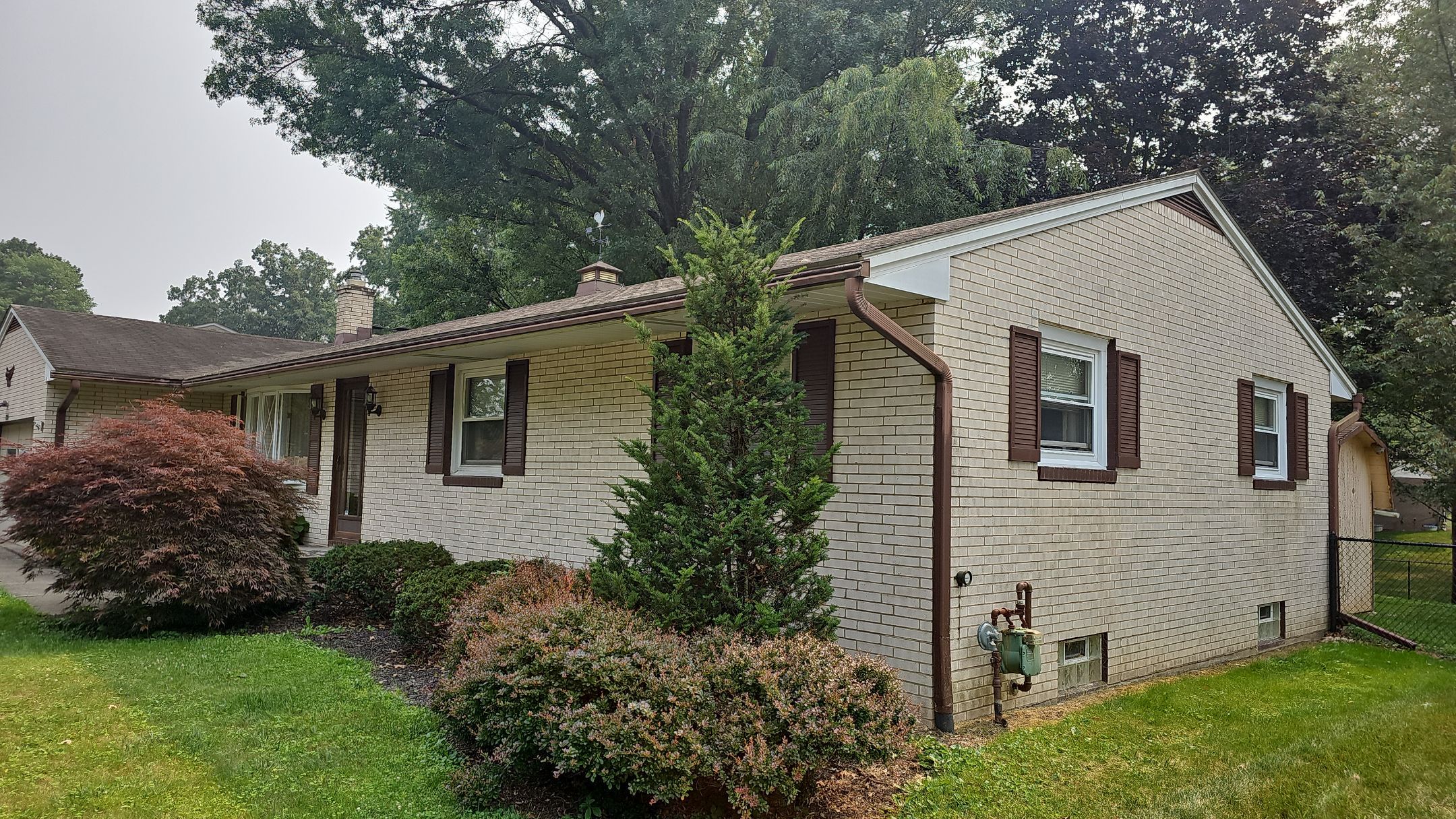 ATLAS PINNACLE COLOR: BURNT HICKORY by Eagle Eye Roofing