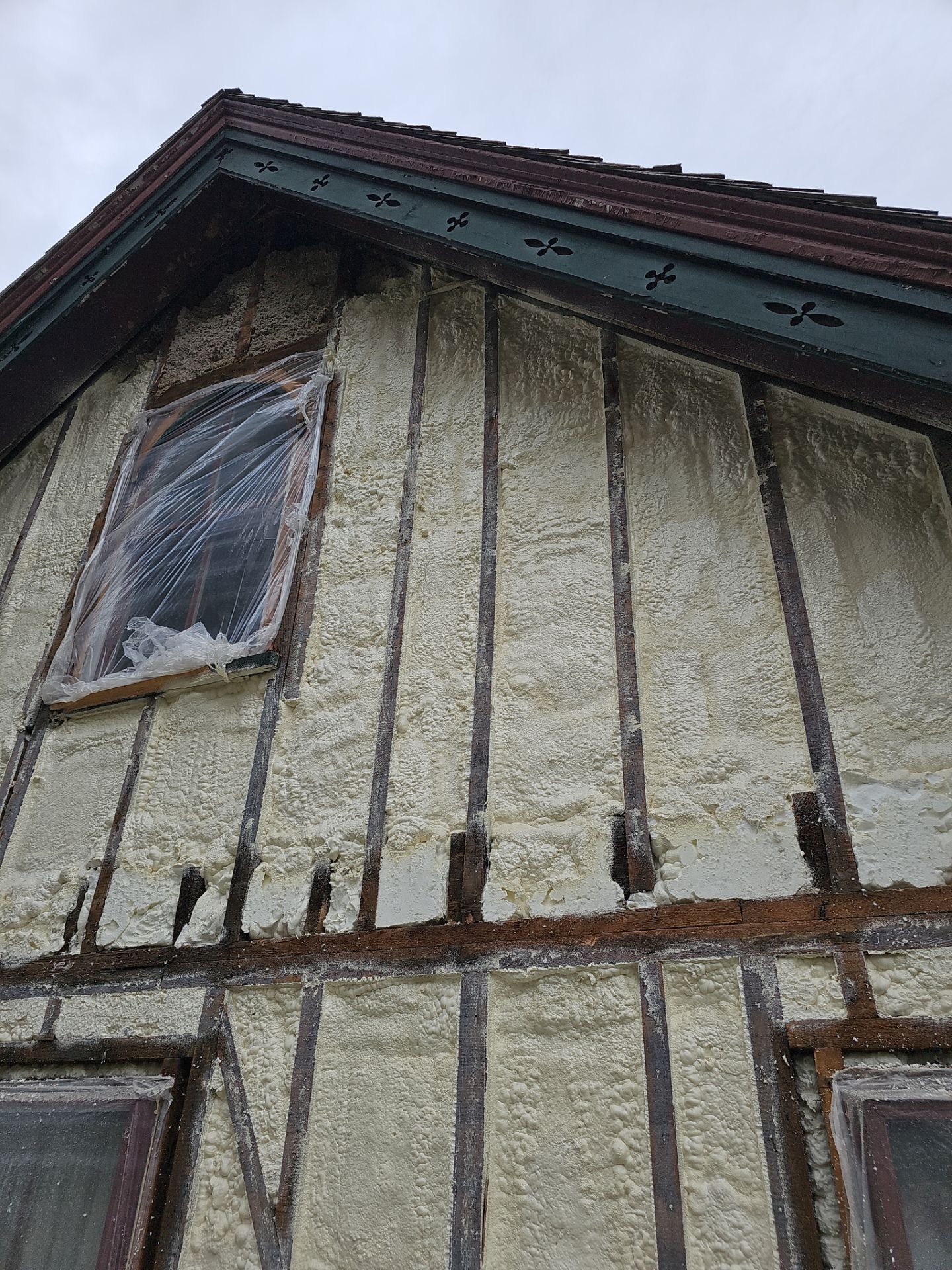 Siding Installation using Closed Cell Spray Foam by NYS Foam & Energy