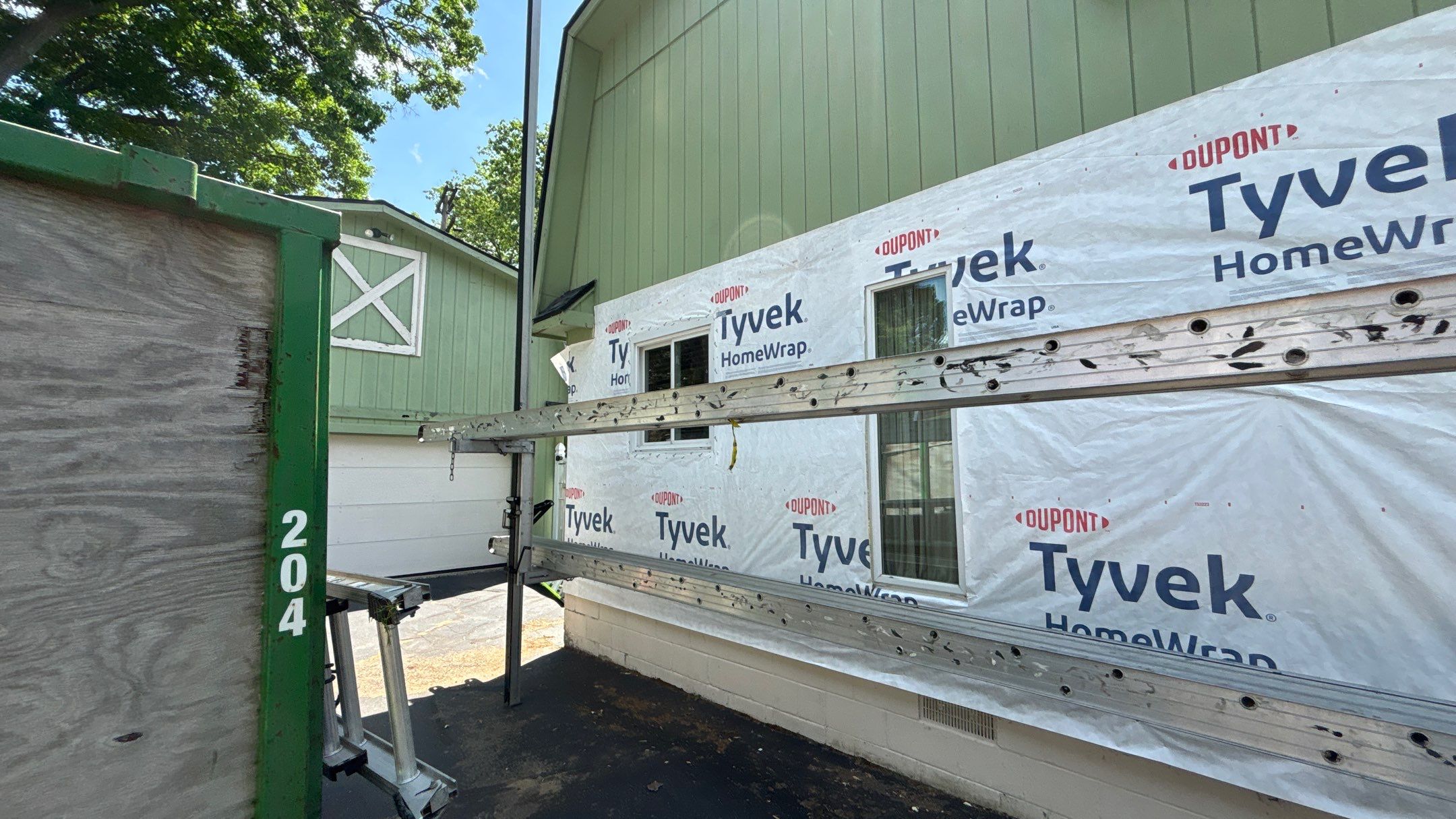 Siding Replacement using Hardie Plank S8 1/4" by 180 Contractors