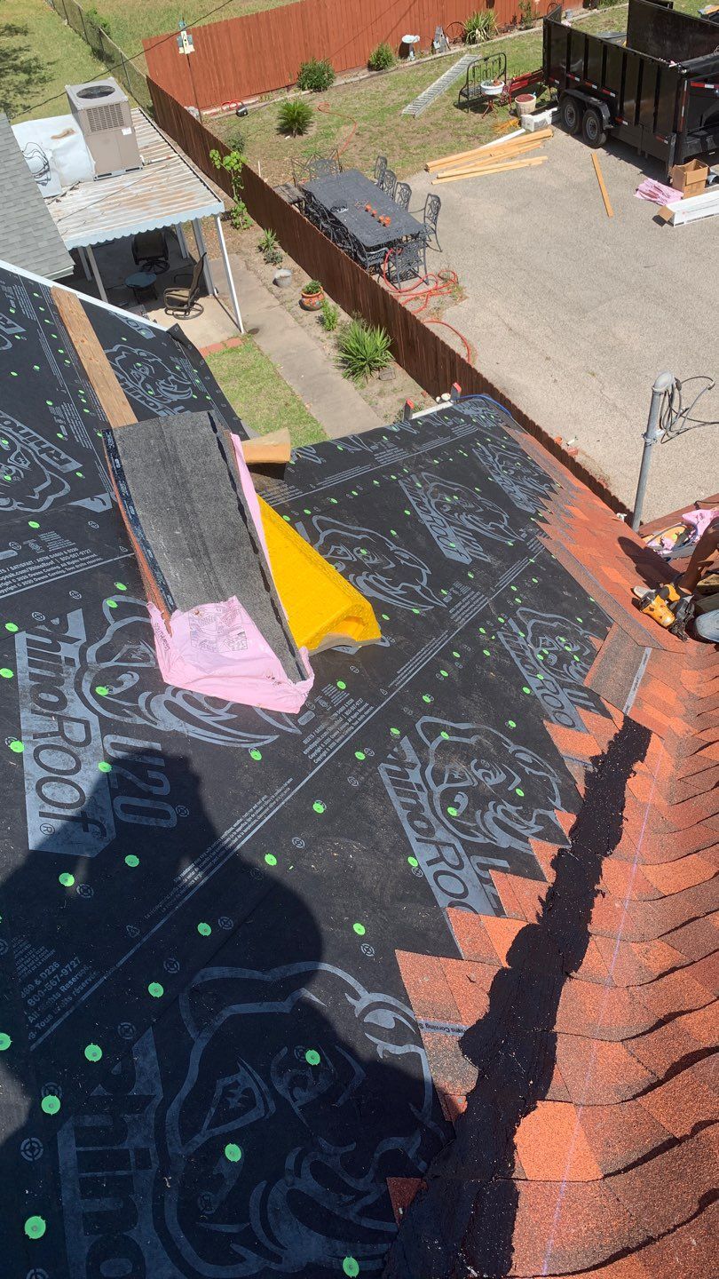 Sinton ShowStopper by Bayfront Roofing and Construction